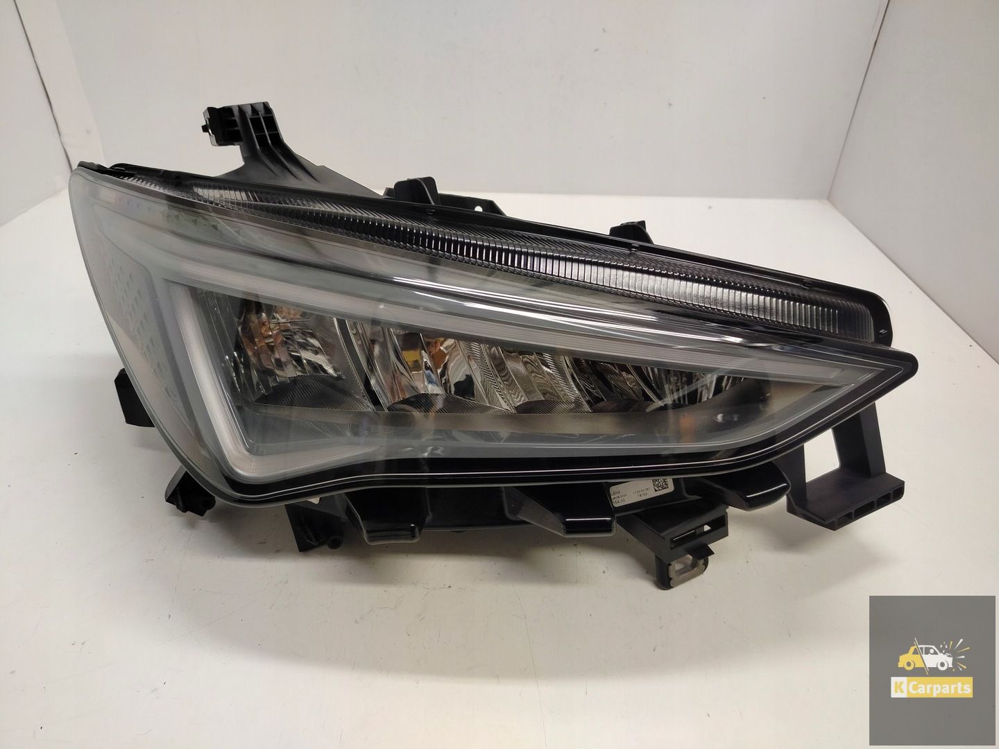 10F.941.008.K, Lampe LED droite Cupra Born