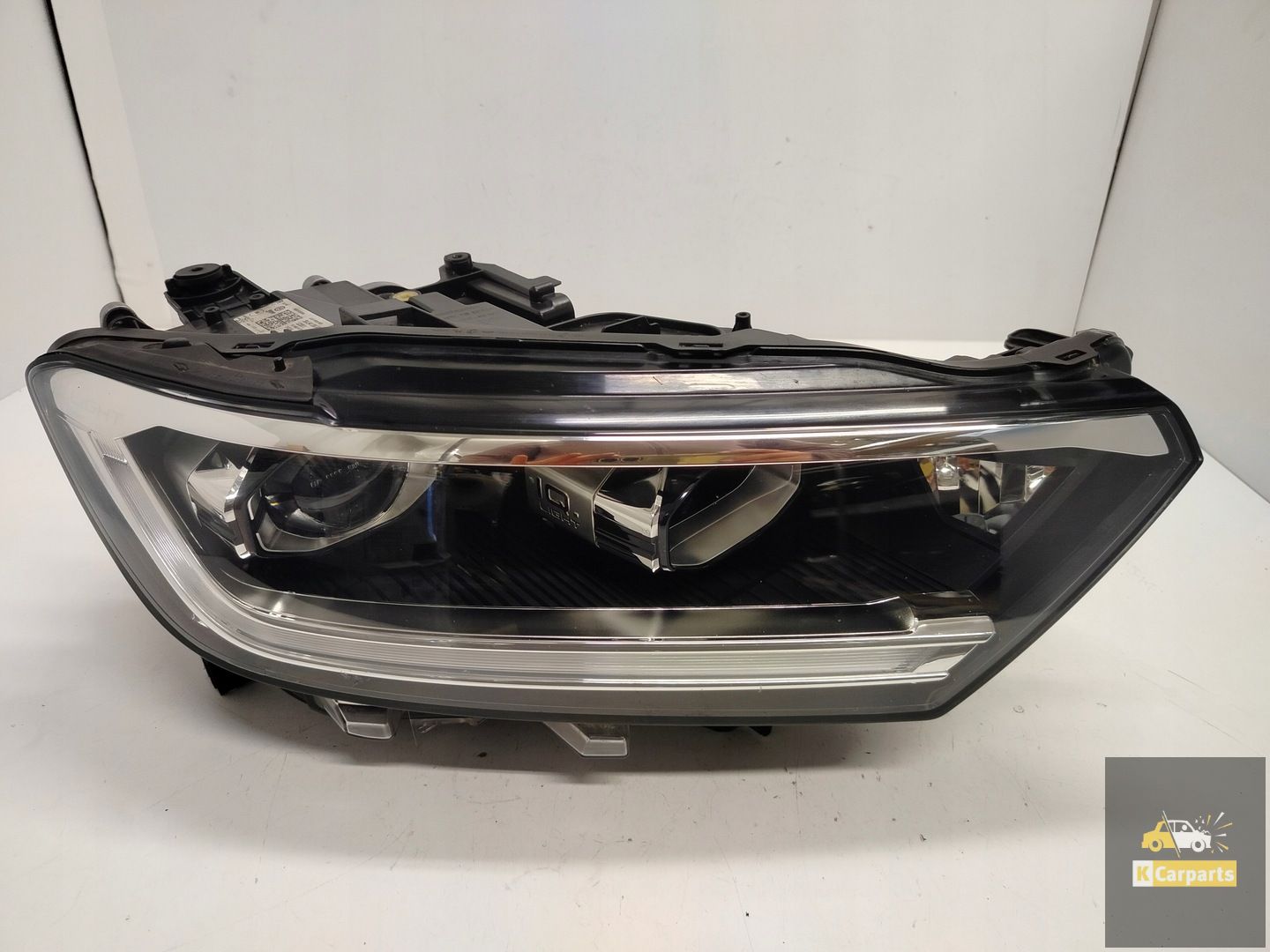 2GA.941.036.AP, VW T-Roc Lift IQ Light Matrix Full Pins AP Lamp Right Perfect