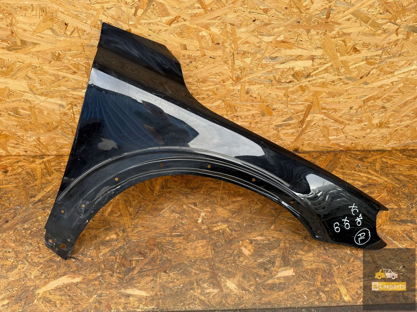 Volvo XC70 II 07- right front wing