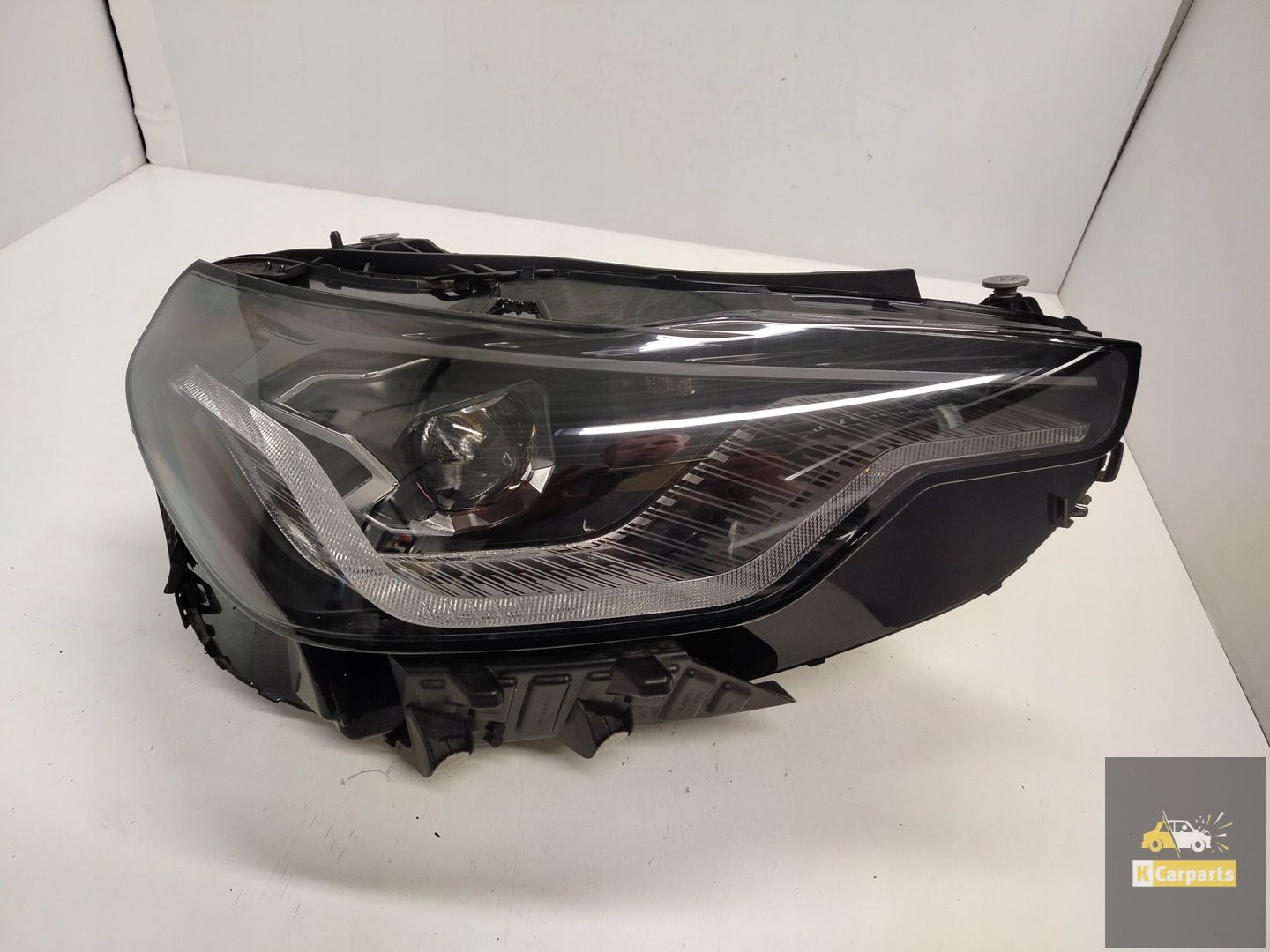 8083636, BMW G42 Voll-LED-Abblendlicht mit adaptivem Schattenwurf rechts