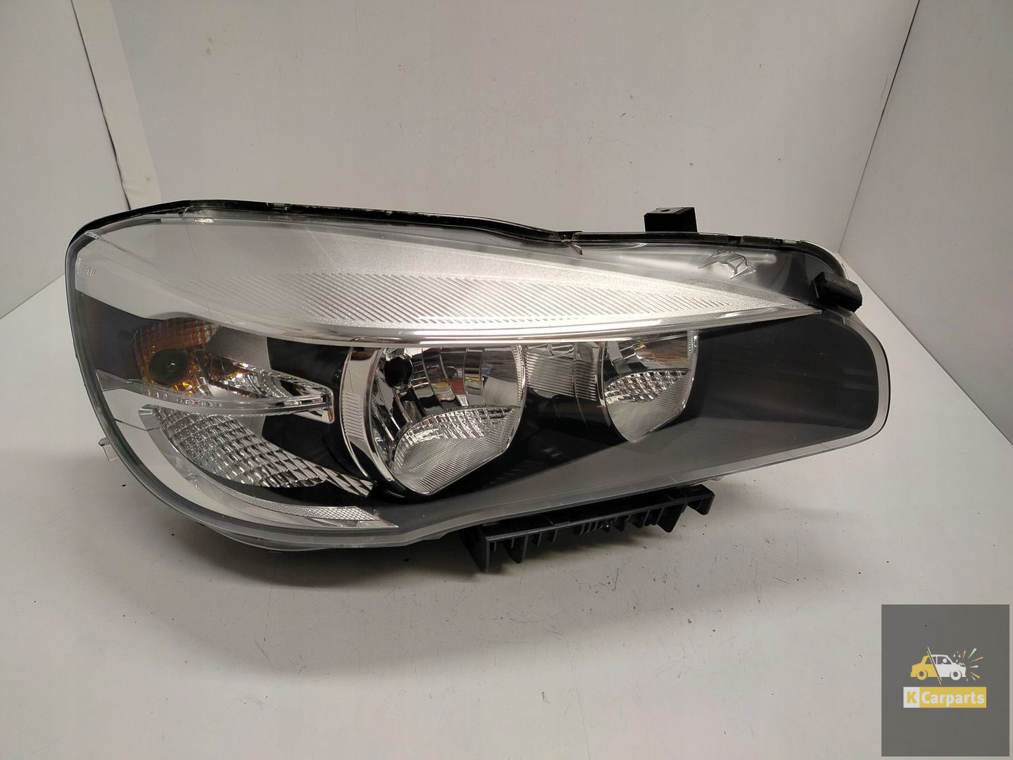 7422574, feu arrière droit standard BMW F45 F46