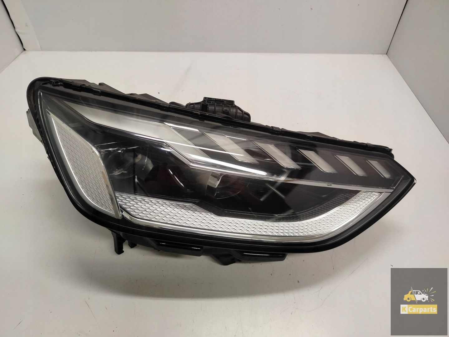 8W0.941.036.E, Audi A4 B9 8W Lift Matrix lamp rechts
