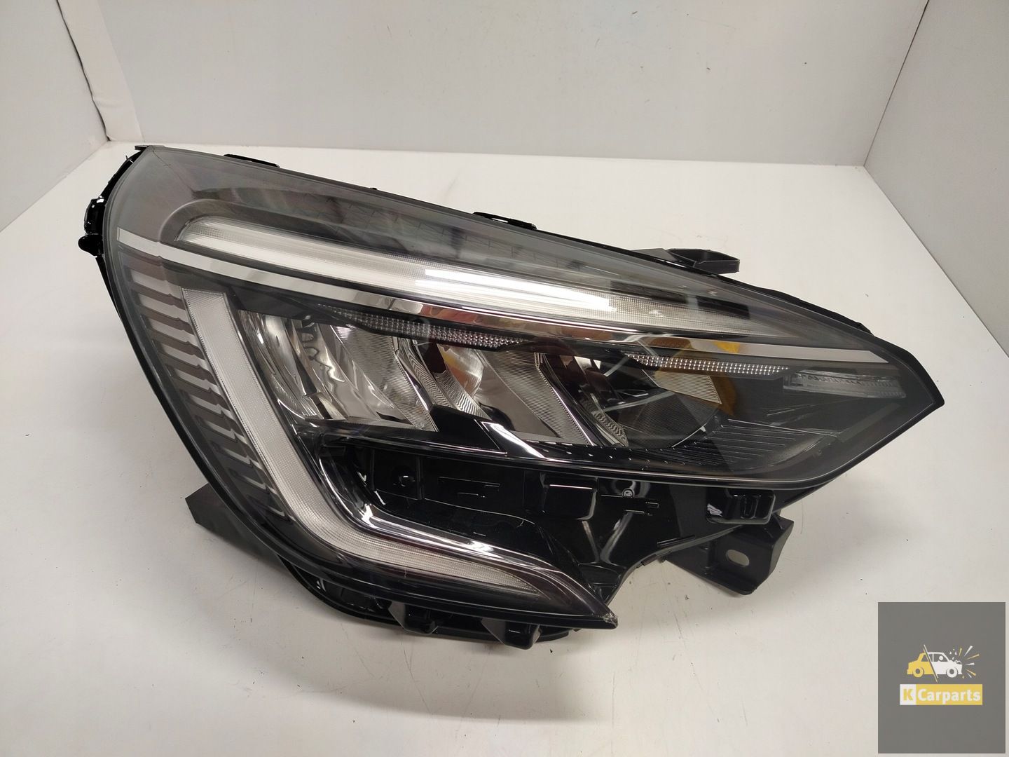 260104922R, Renault Clio V Full Led Zwart rechterlamp