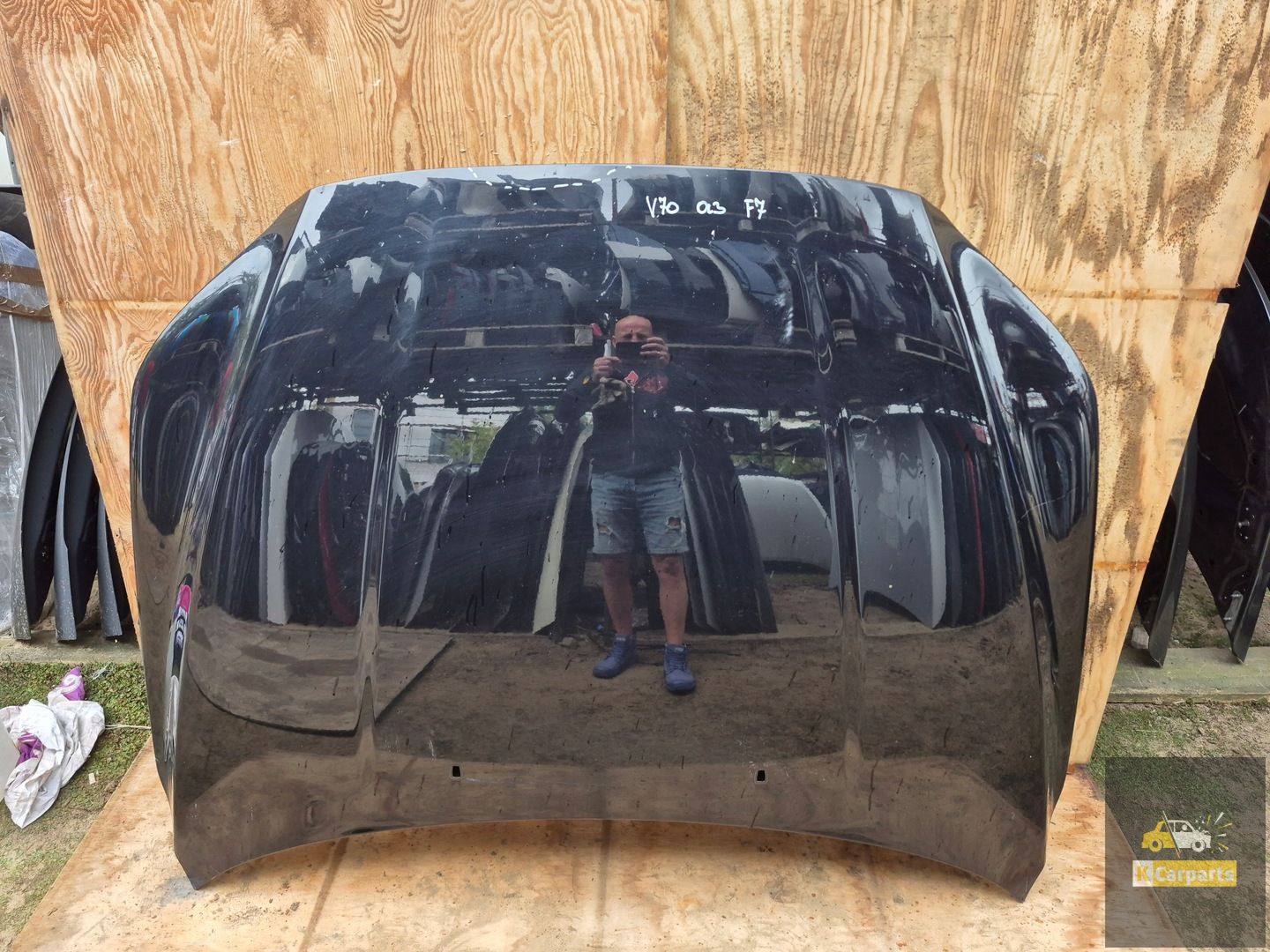 Volvo V70 XC70 S80 hood