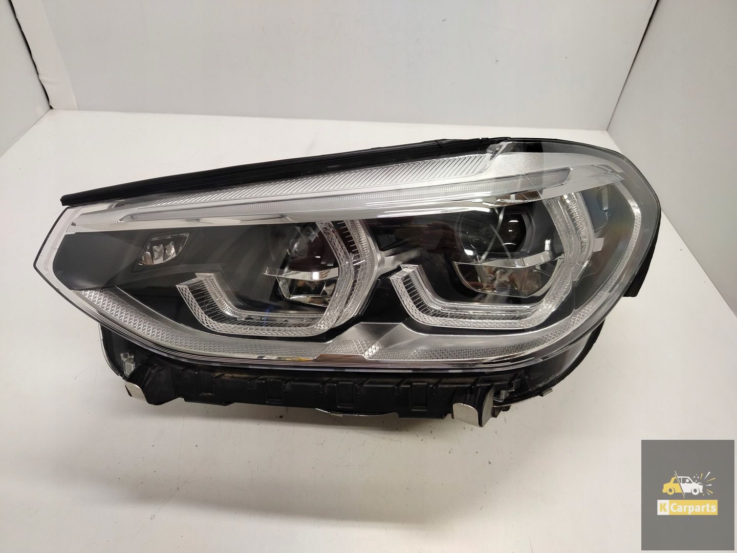 8739653, BMW G01 G02 X3 X4 Full Led Adaptive 5 pin links lamp