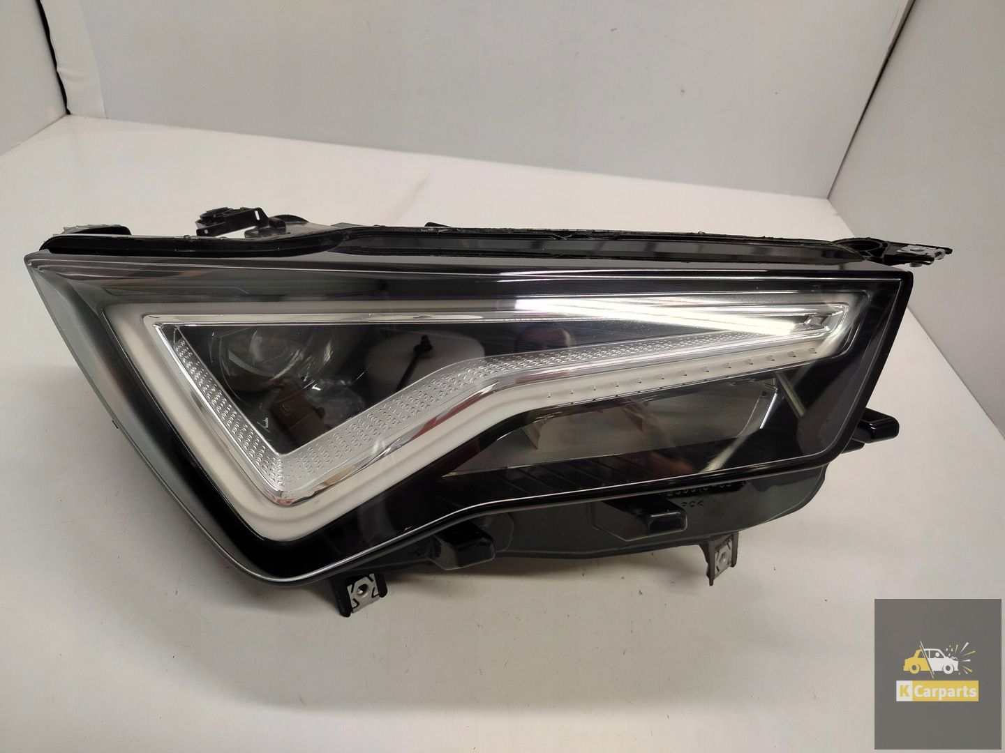 576.941.032.B, Seat Ateca Lift full LED lamp right