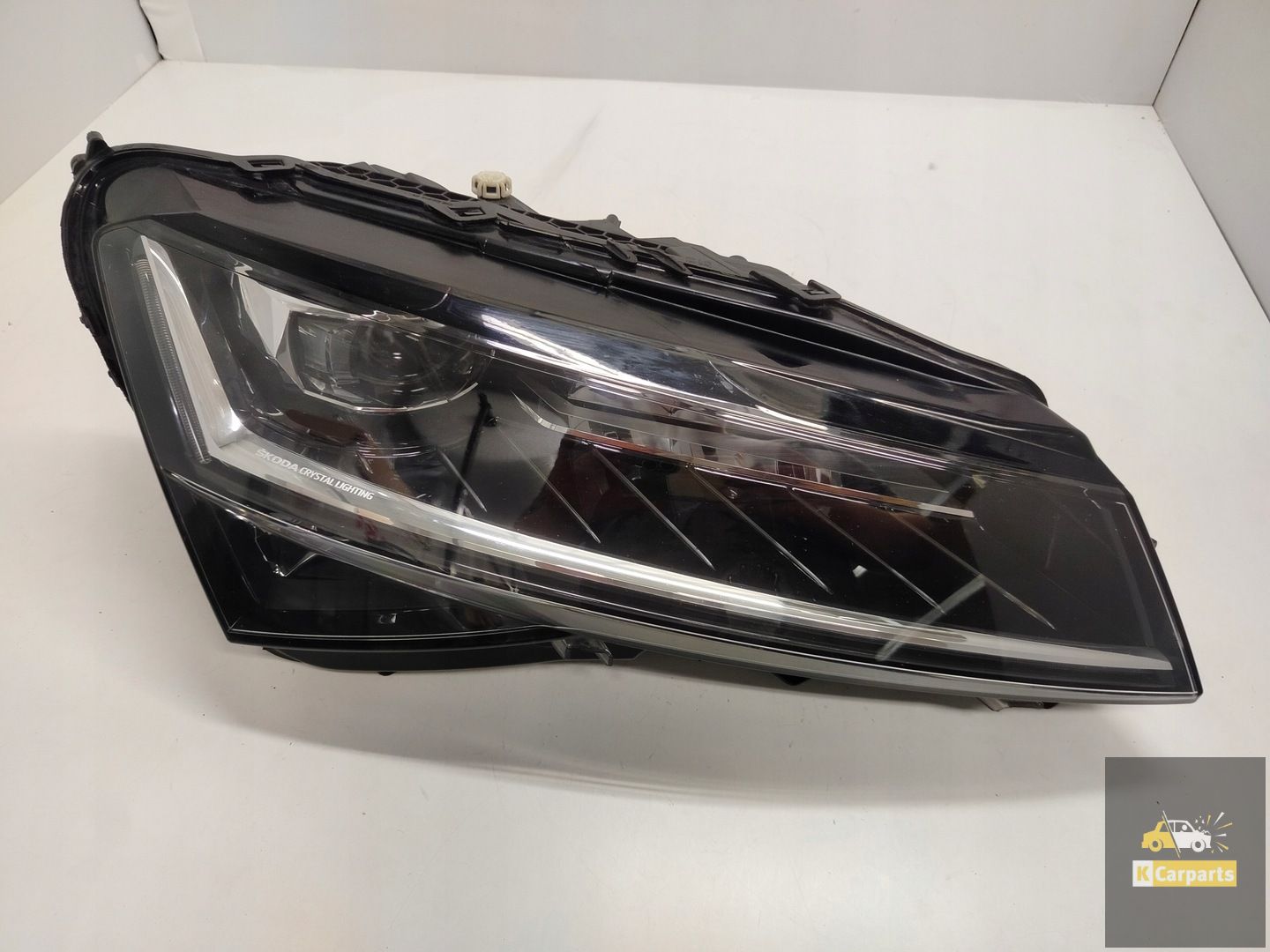 3V1.941.016.D, Skoda Superb III, feu de hayon complet à LED droit