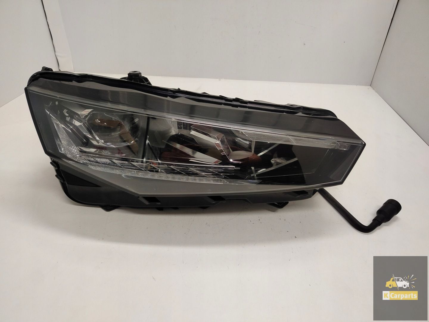 655941016A, Skoda Scala Lift Complete LED lamp right Perfect
