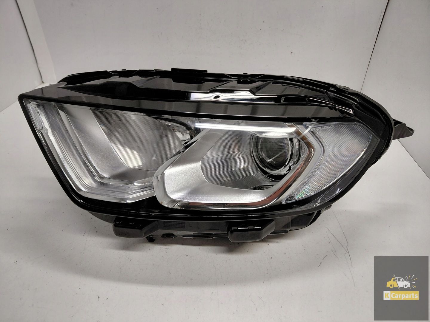 GN15-13W030-JE, Ford Ecosport Lift Lens Clear Left Lamp