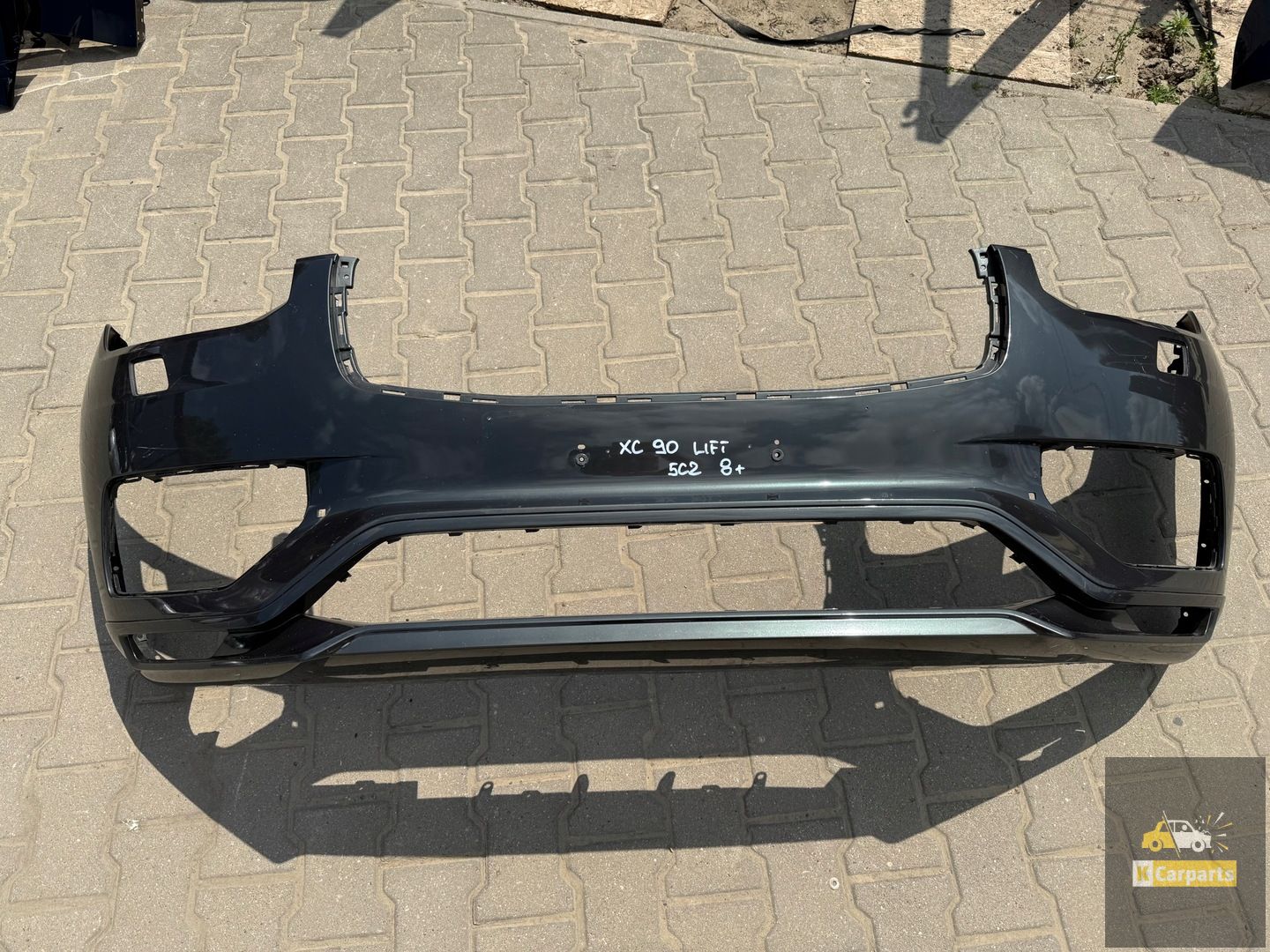 Volvo XC90 II Frontstoßstange anheben