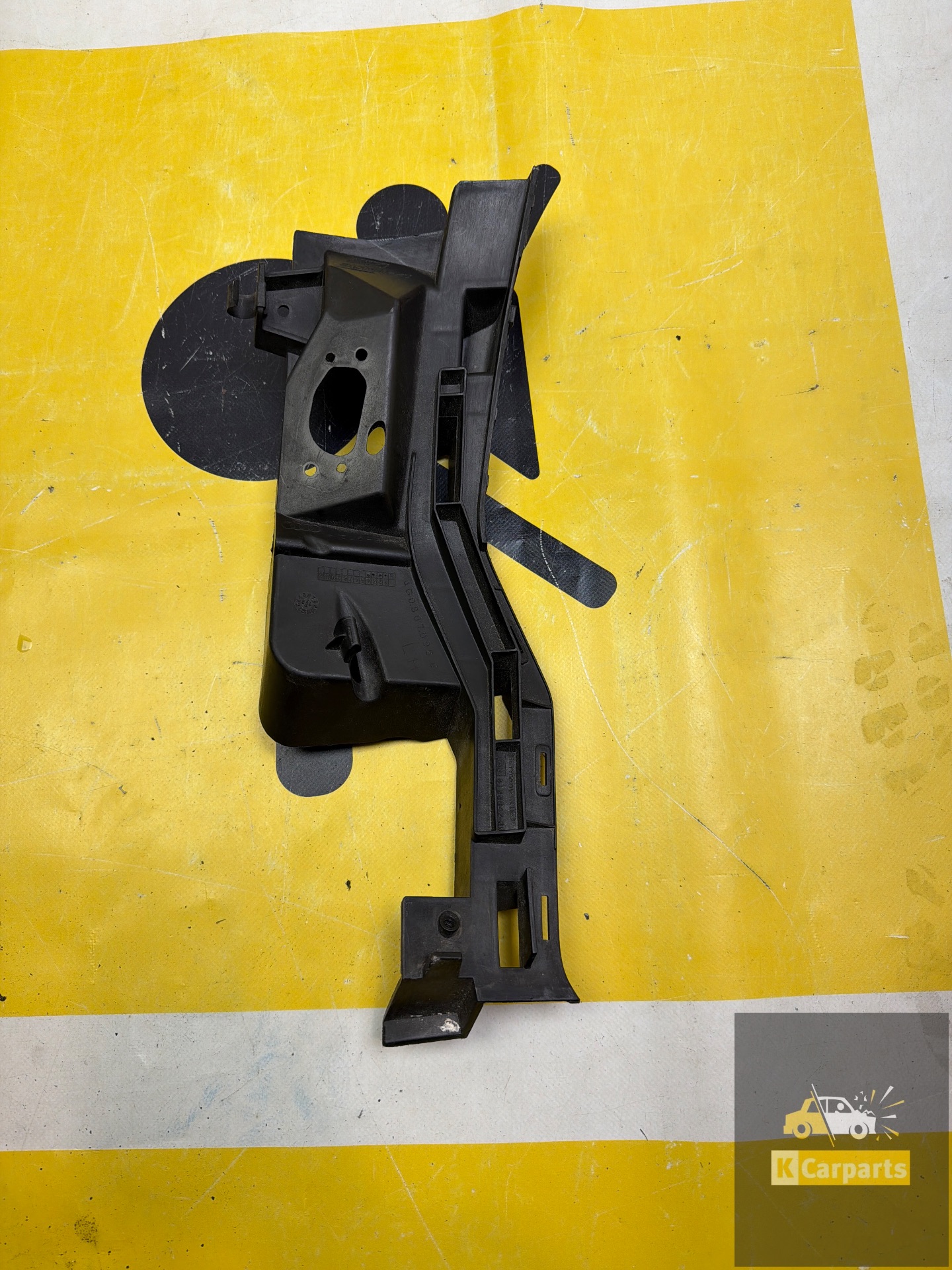 LINKER BEUGEL VOORBUMPER AUDI A6 AVANT 4G0807095
