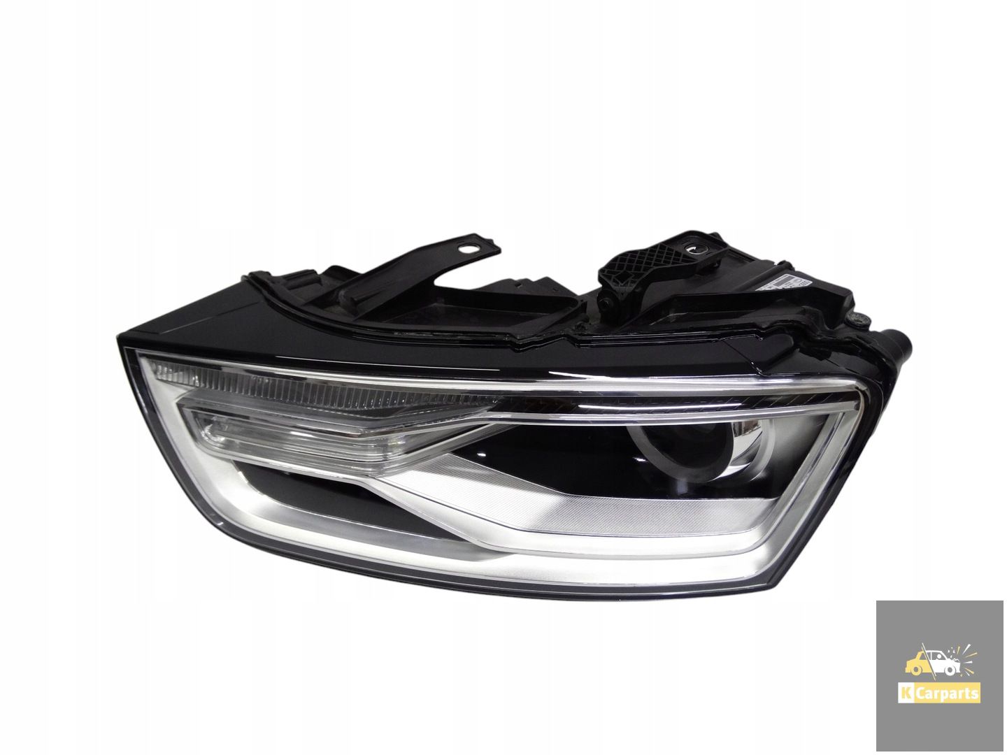 8U0941005C, Audi Q3 8U Lift 14-18 phare gauche xénon non torsadé + LED 8U0941005C d'origine