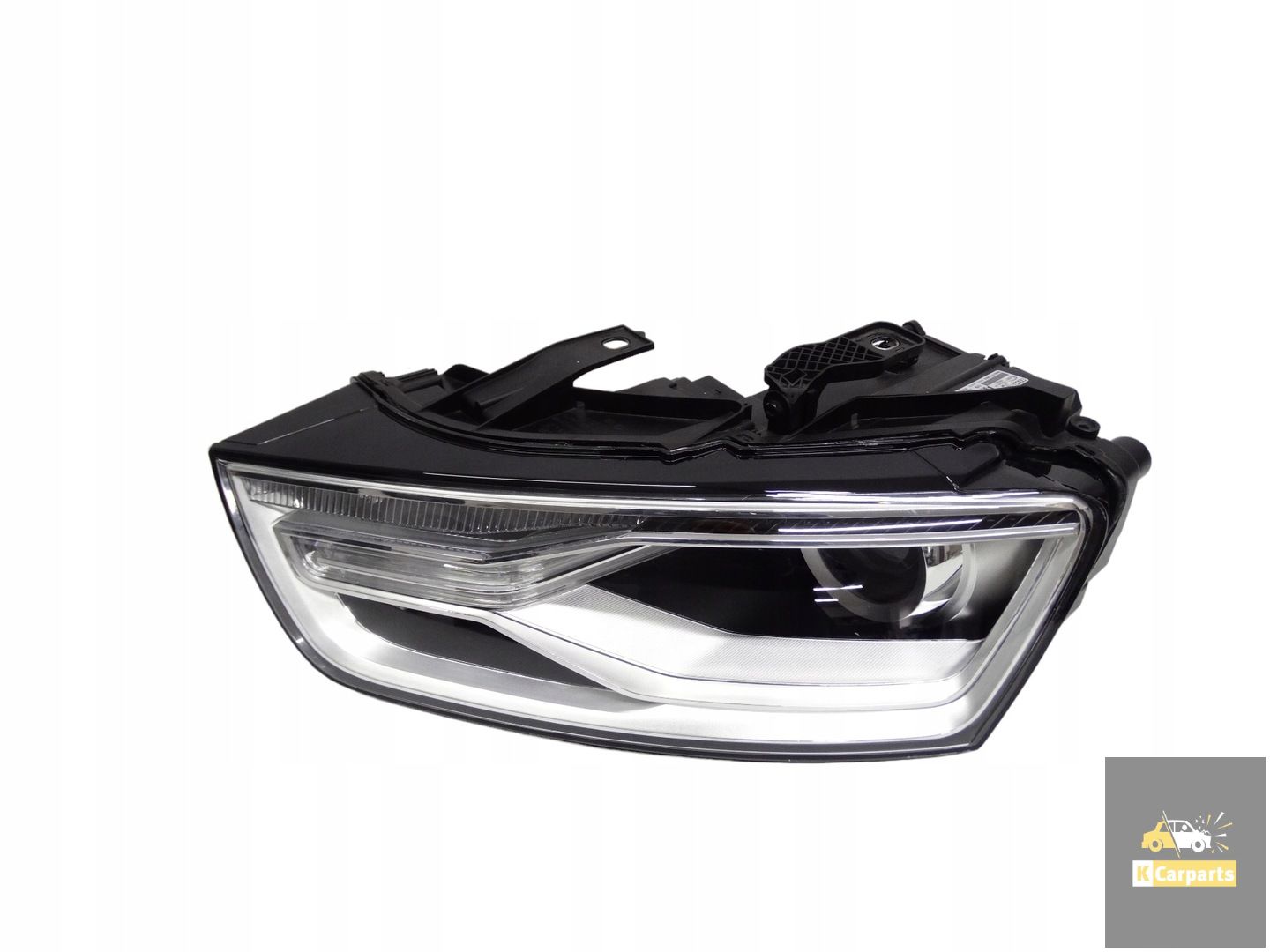 8U0941005C, Audi Q3 8U Lift 14-18 phare gauche xénon non torsadé + LED 8U0941005C d'origine