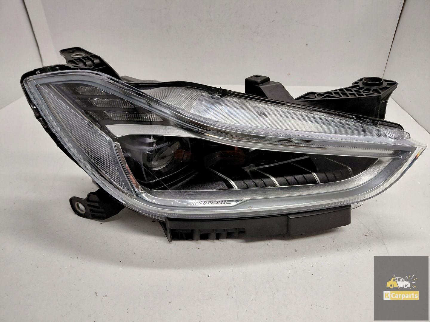 00670100984, Maseratti Ghibli Lift Full Led Helder rechter lamp