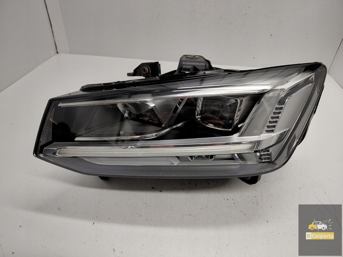 81A941033, Audi Q2 81A Full Led linkerlamp Ideaal