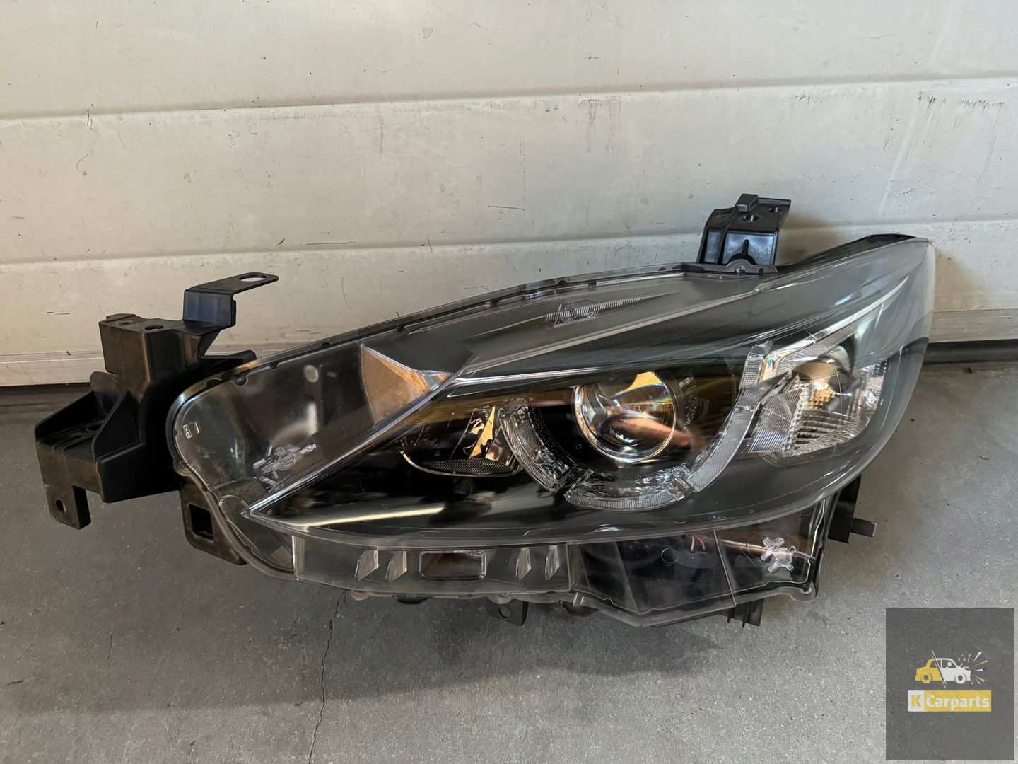 MAZDA 6 GJ VOLLEDIG LED 1 LENS LINKER VOORLAMP