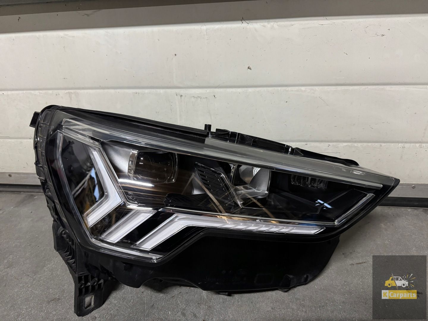 VOORLICHT RECHTS AUDI Q3 II 83A FULL LED 83A941034