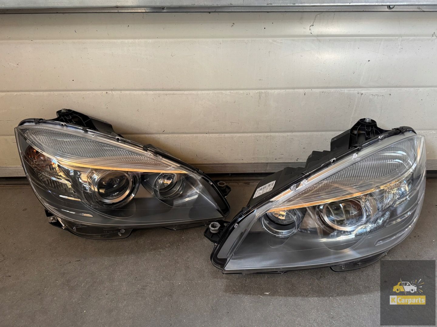 C-Class W 204 bi-xenon AMG lamp left right