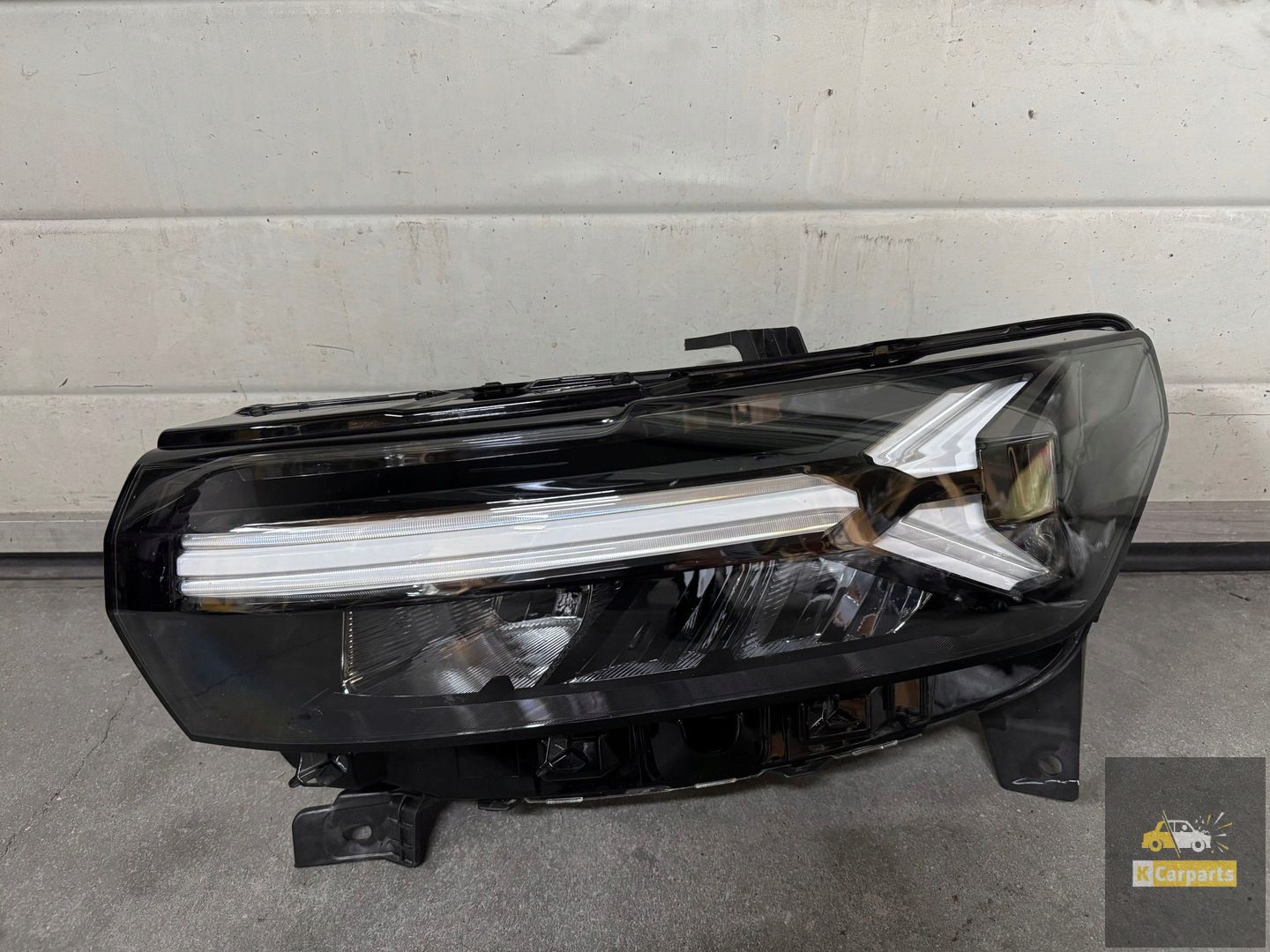 260603515R, Dacia Duster III FULL LED light left