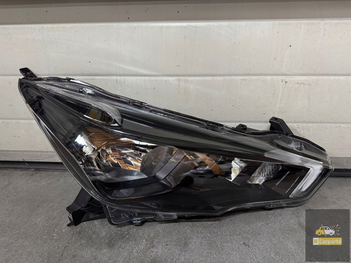 260105FA0B, Nissan Micra K14 rechterlamp Zwart Normaal 260105FA0B NIEUW