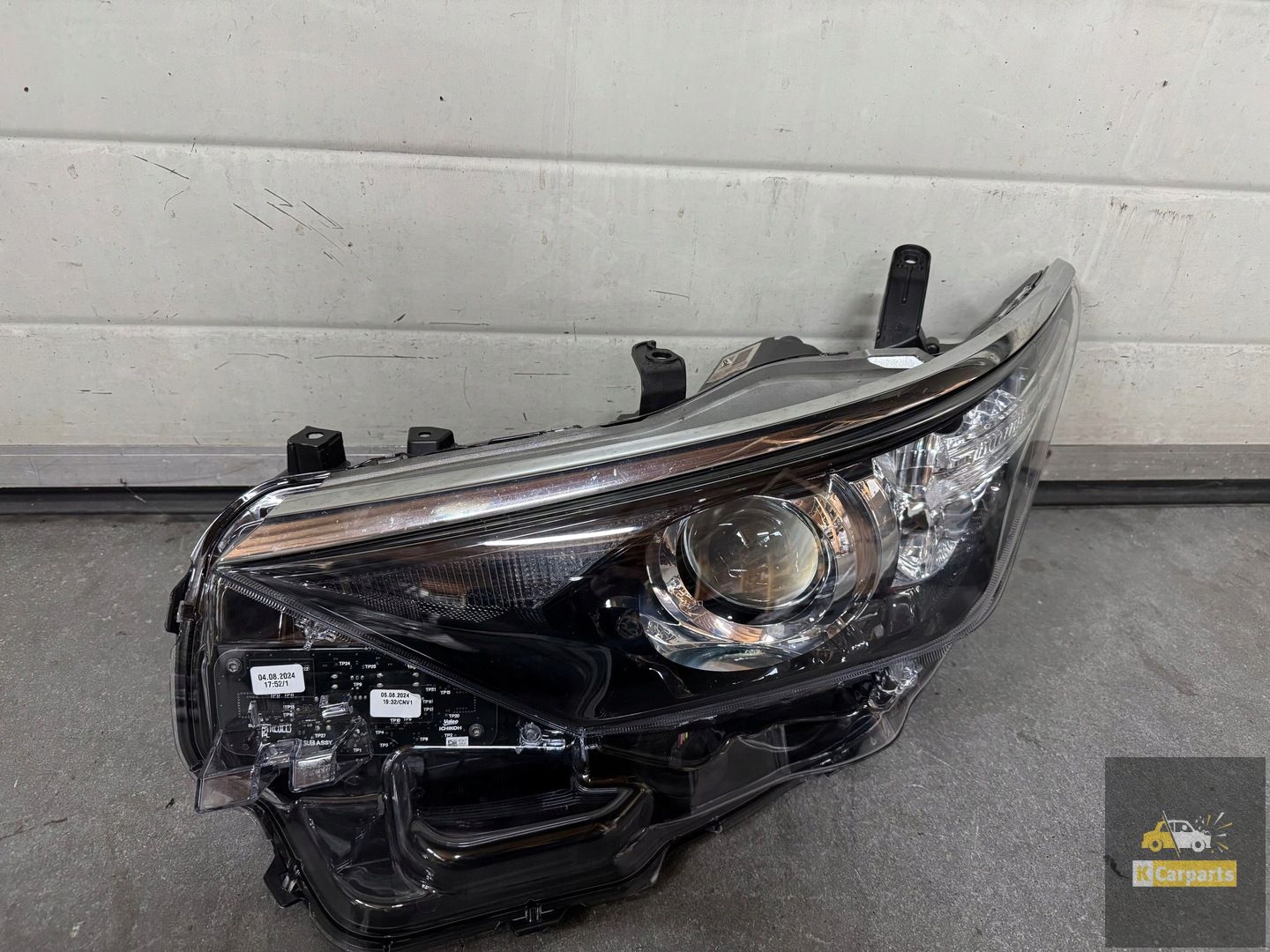 8115002K30, Toyota Auris II linker LIFT-lamp