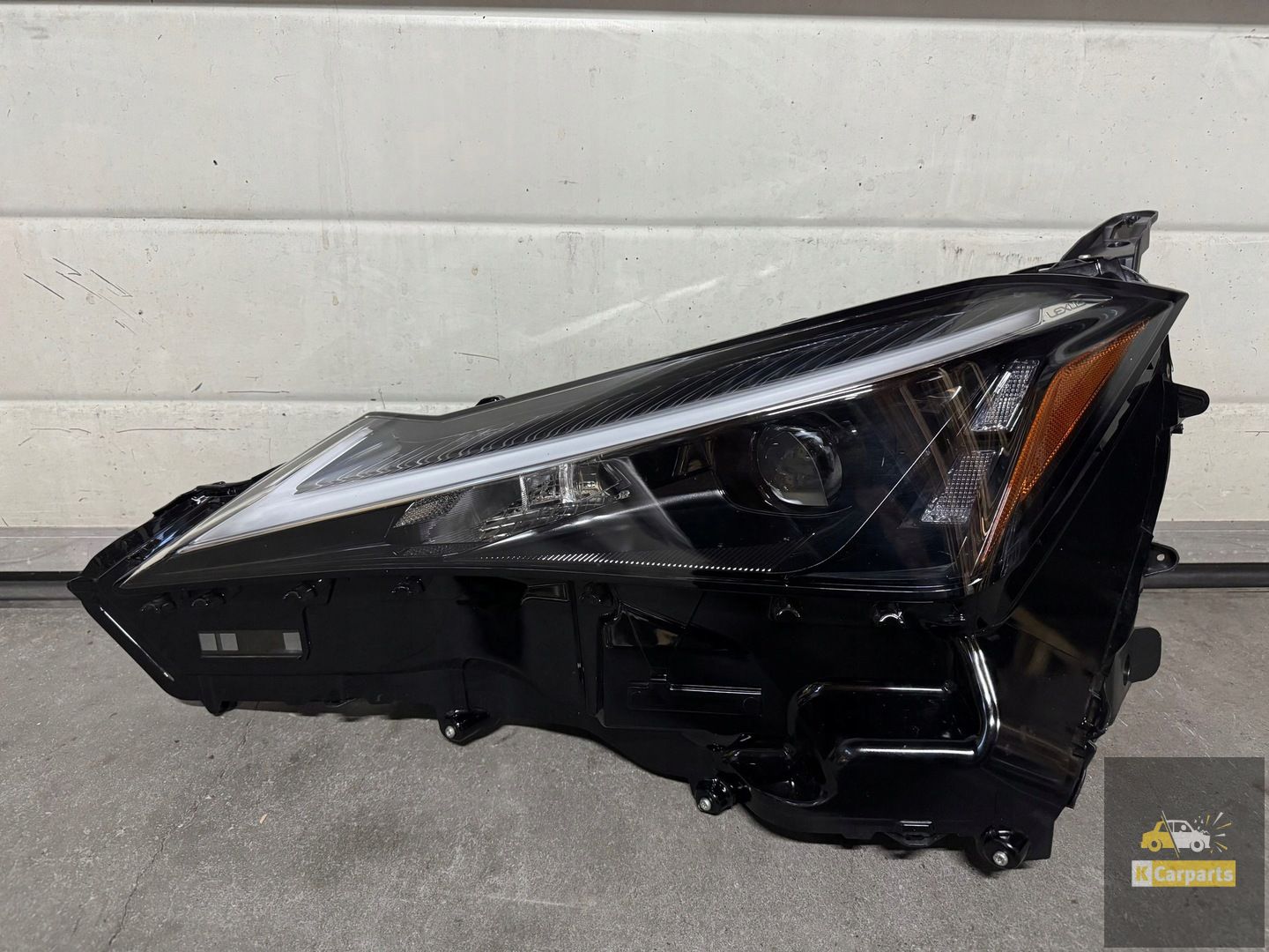 Lexus UX LED linkerlamp Donker