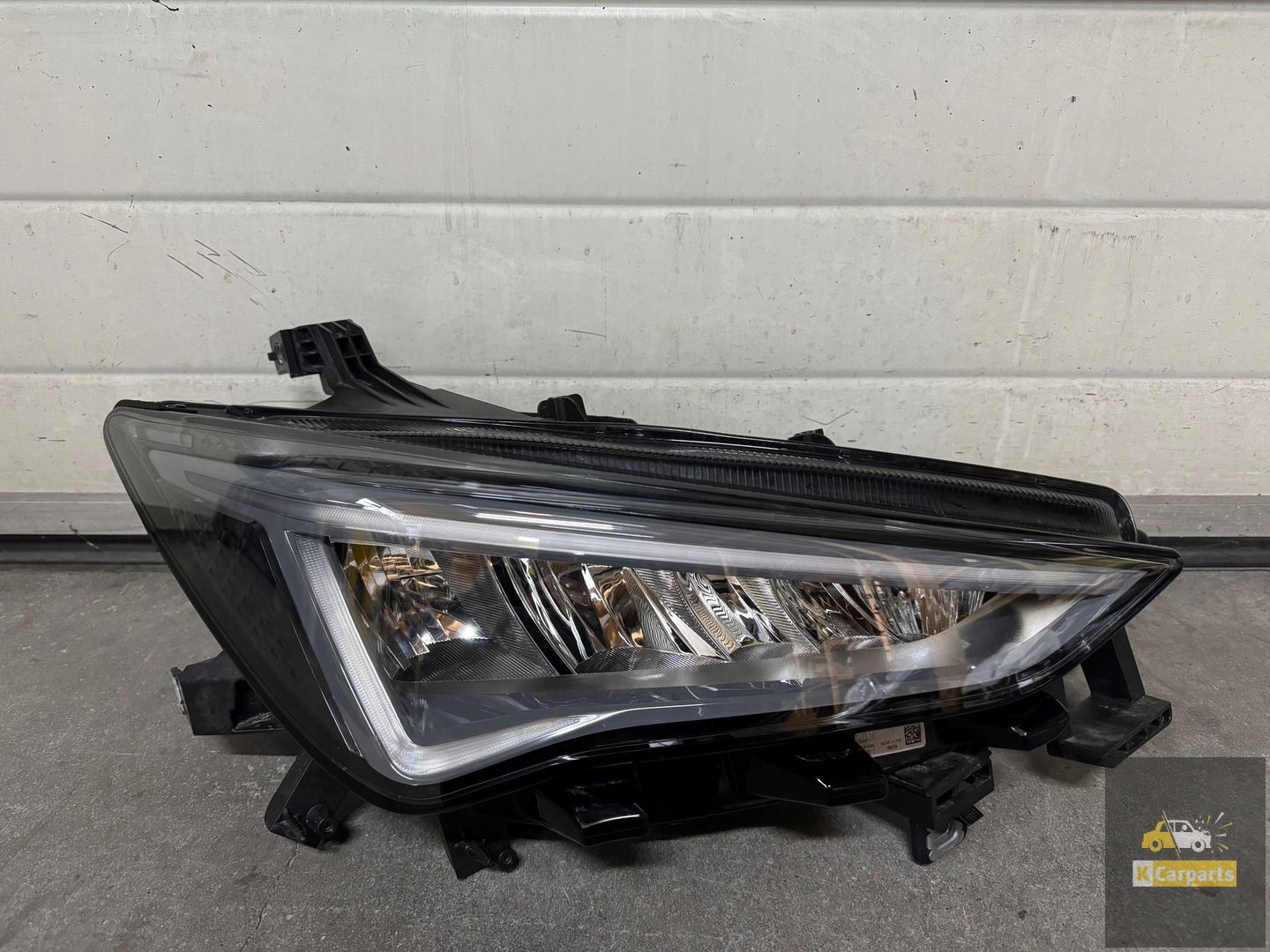 10F941008K, Lampe LED droite Cupra Born