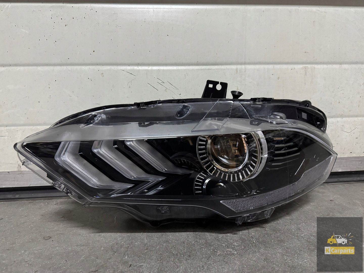 E41M40D12, Ford Mustang VI VOLLEDIG LED-licht links LIFT Europa