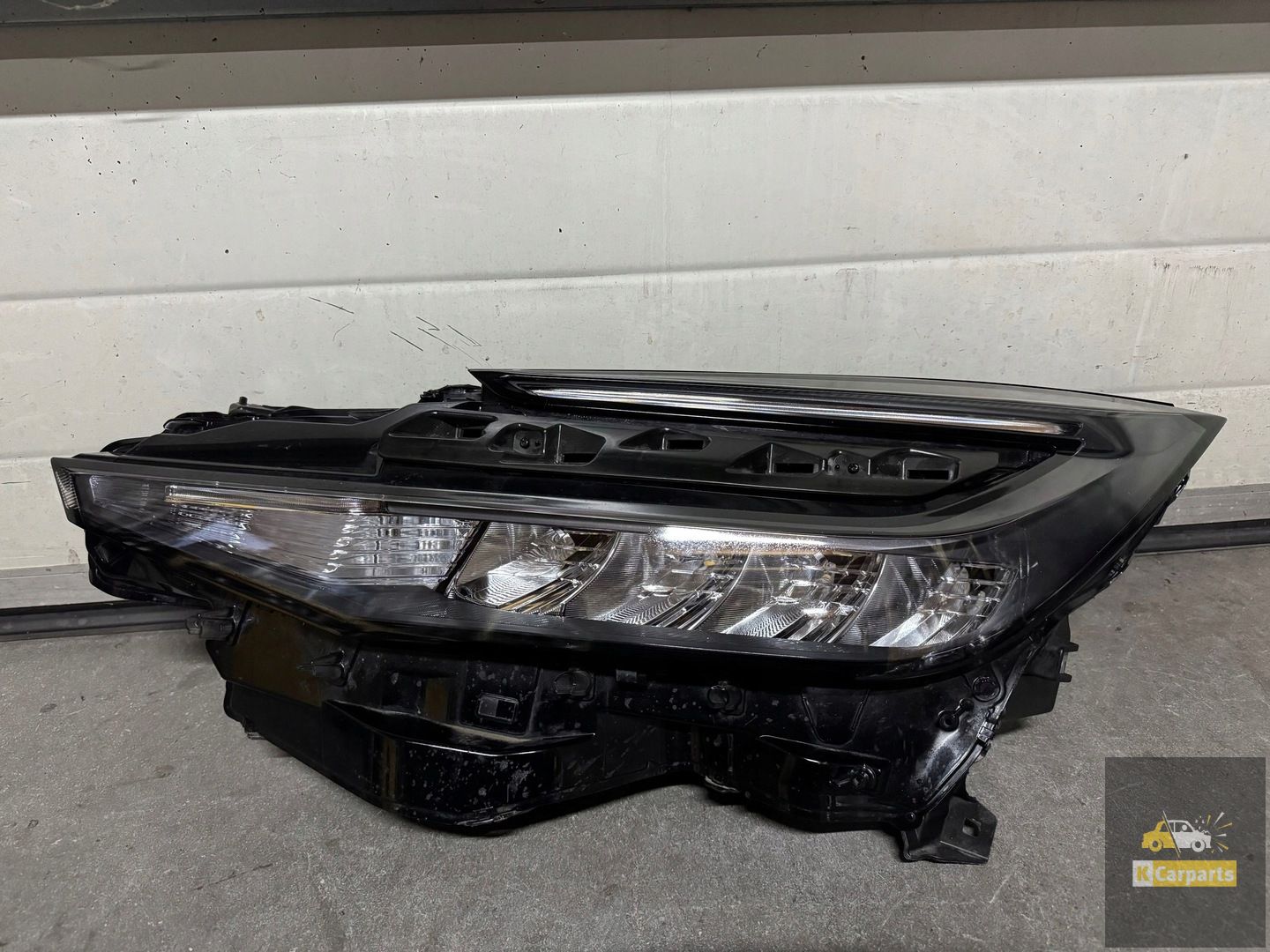 81150-F4220, Toyota C-HR II LED-Linkerlampe 81150F4220