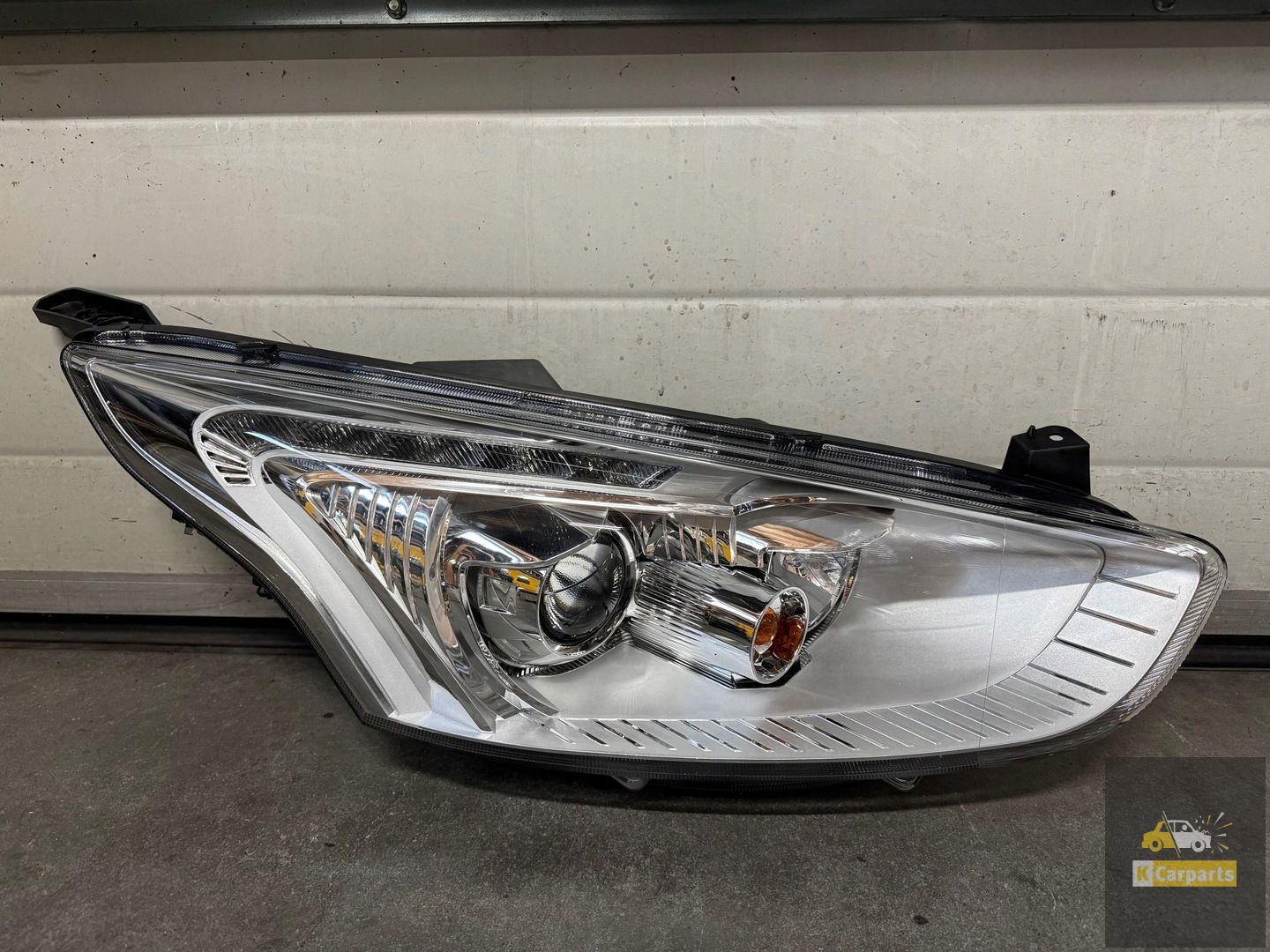 Phare LED droit Ford B-MAX AV1113W029CG