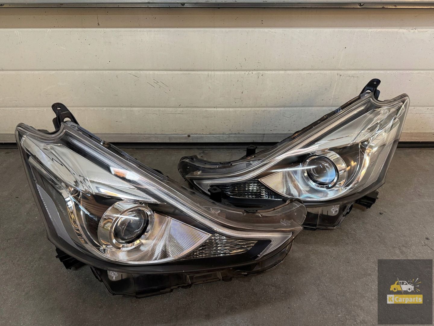 Toyota Prius Plus Voll-LED-Scheinwerfer links rechts Lift