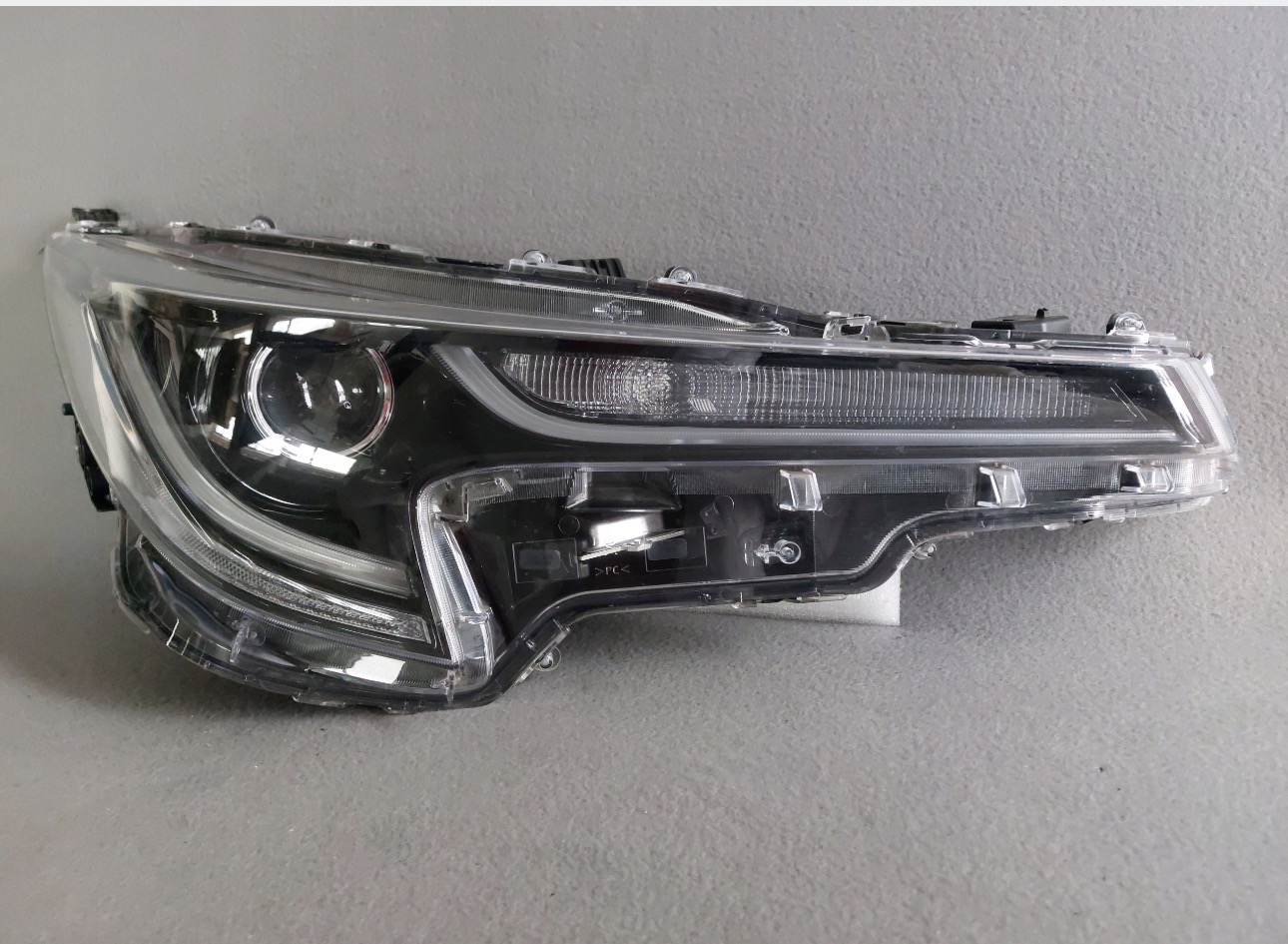 TOYOTA COROLLA Suzuki Swace E21 Scheinwerfer Voll-LED 2018- 81110-02S70