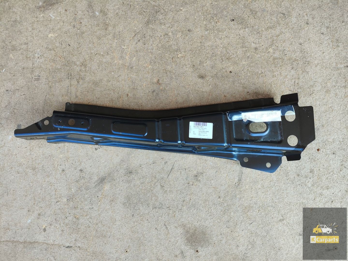 8U0810136, GARNITURE DE CHÂSSIS HAUT AUDI Q3 12 STRINGER