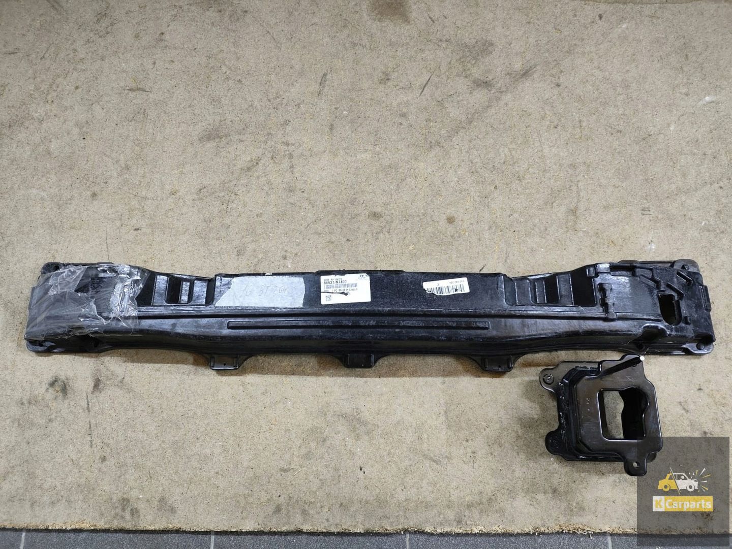 86631-N7100, HYUNDAI TUCSON IV 4 2020- ACHTERBALK ACHTER ONDER BUMPERZONE RECHTS