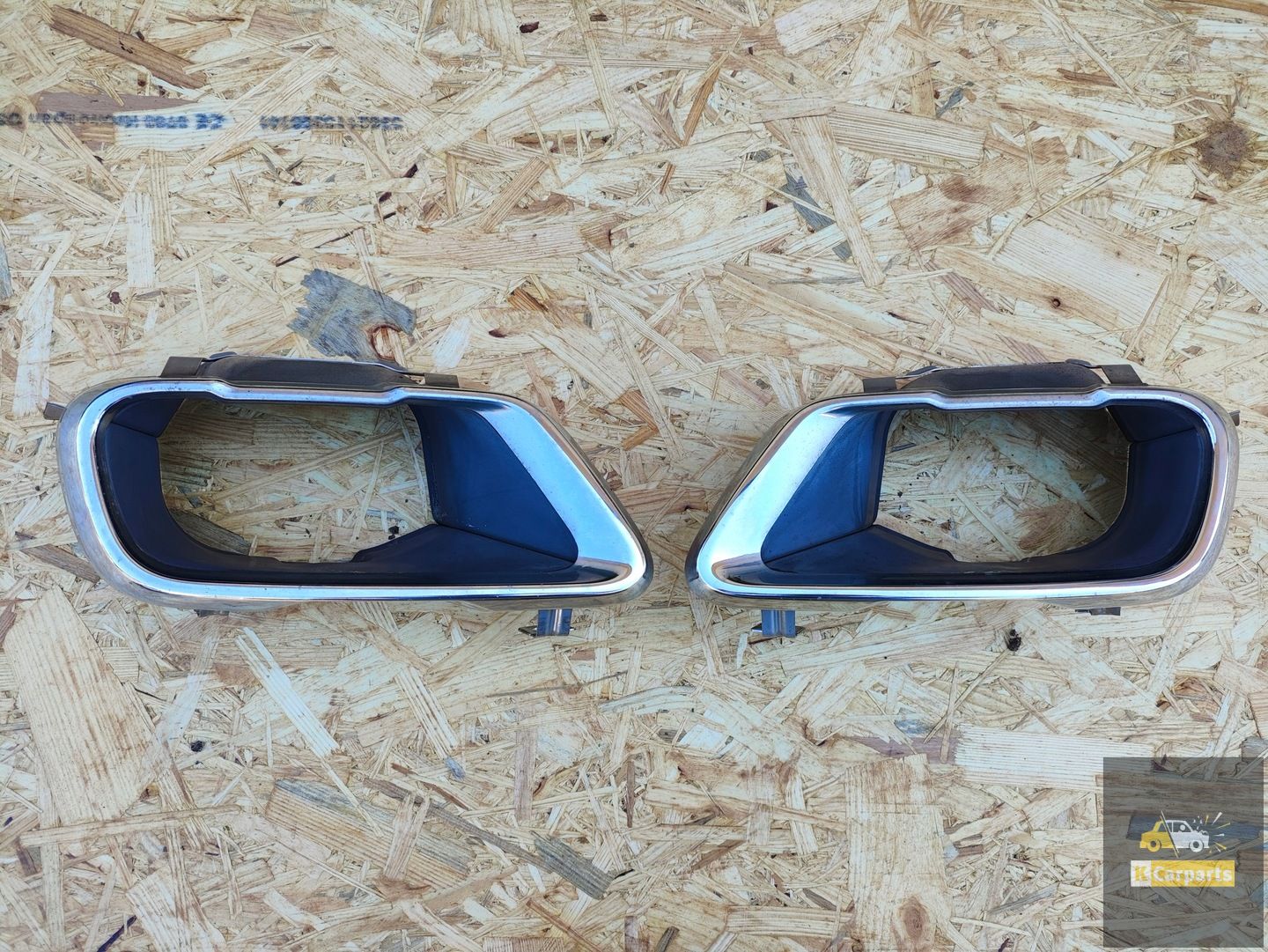 8074190, BMW X5 X6 G05 G06 19- UITLAAT TIP LINKS RECHTS