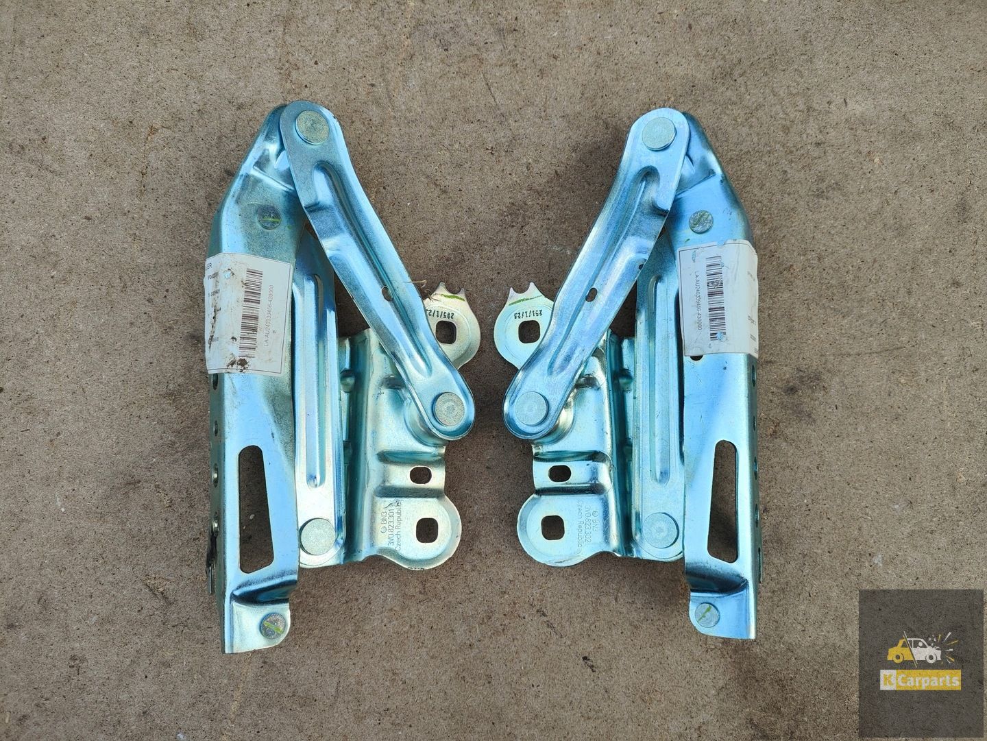 30823302 30823301, SKODA SUPERB 3 III 15 - CHARNIÈRES DE CAPOT DE MOTEUR