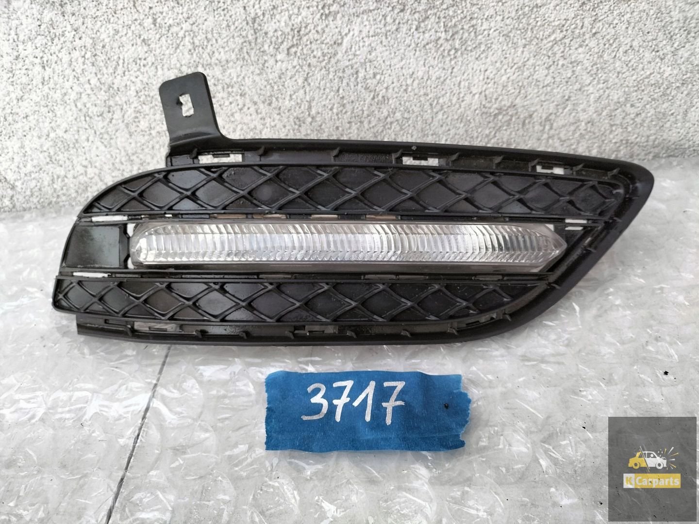 A2468850722, MERCEDES B KLASSE W246 GRILLE MET HALOGEEN R