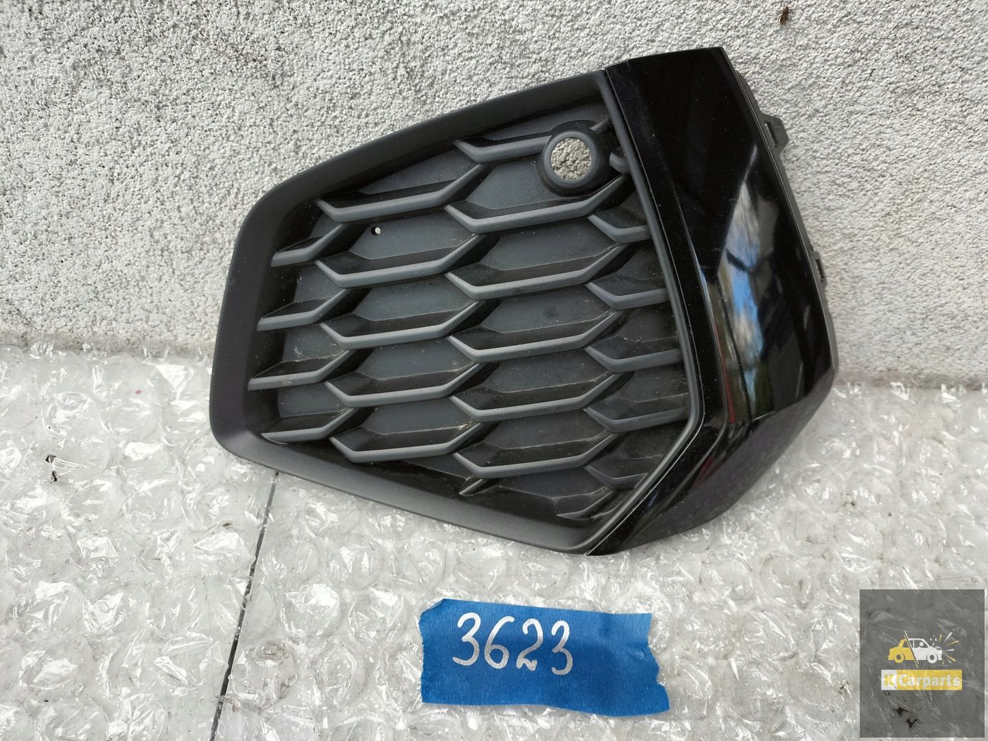 8Y080681B, AUDI A3 S-LINE LINKER BUMPERGRILLE 8Y080681B3623