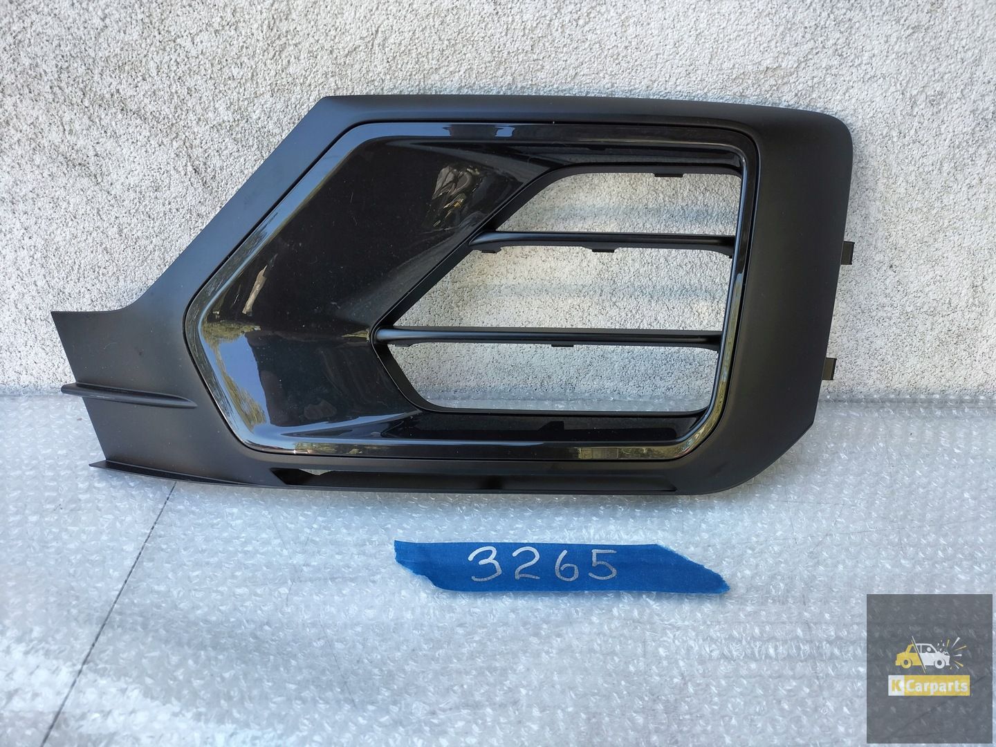 81A807681G, AUDI Q2 BUMPERROOSTER LINKS 81A807681G