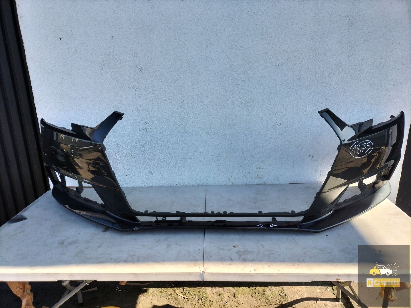AUDI A4 B9 8W VOORBUMPER 2PDC