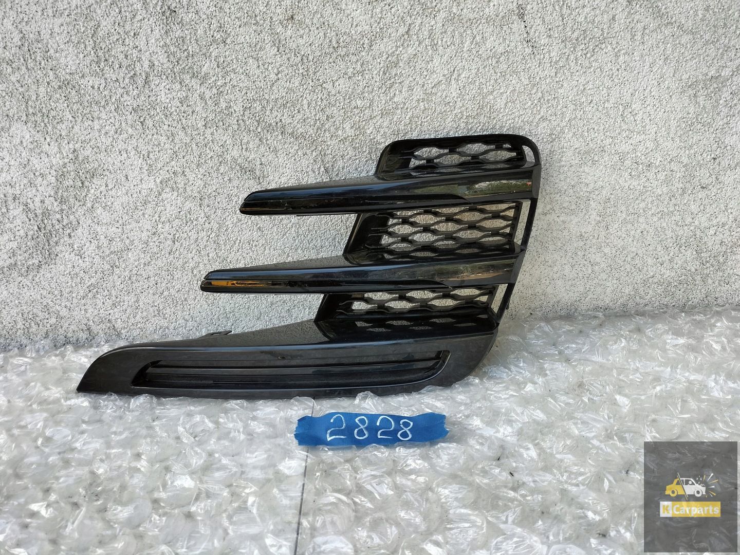 J8A2-17E853-AB, RANGE ROVER VELAR BUMPER GRILLE RECHTS