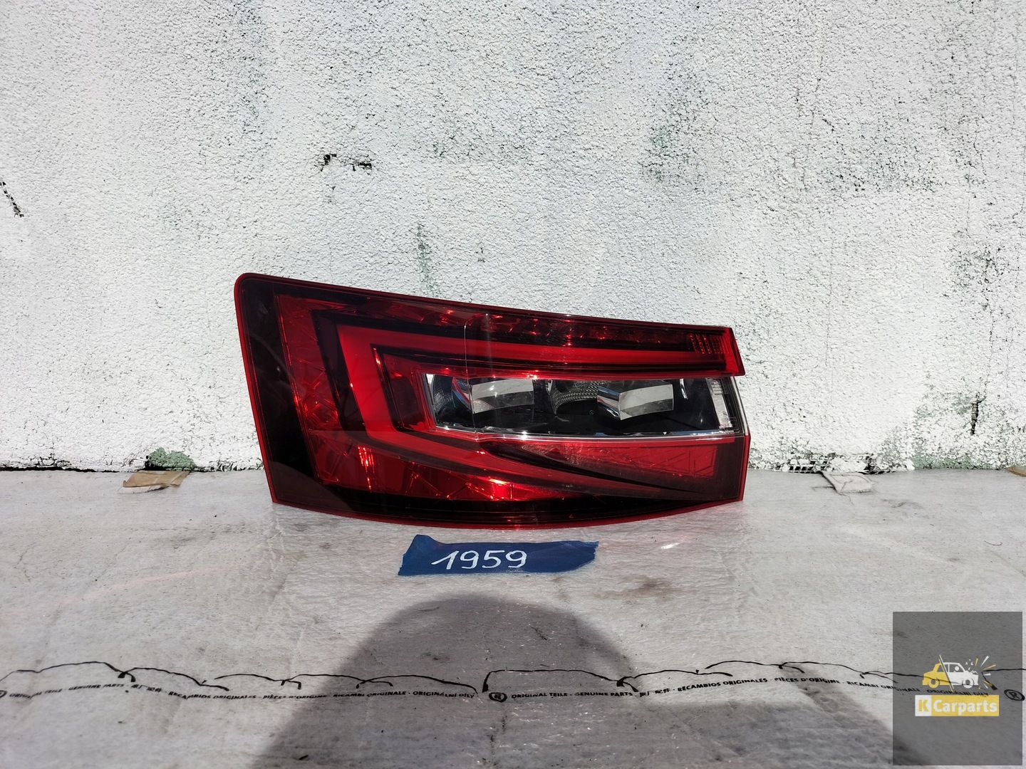 SKODA SUPERB III REAR LEFT LIFT LIGHT