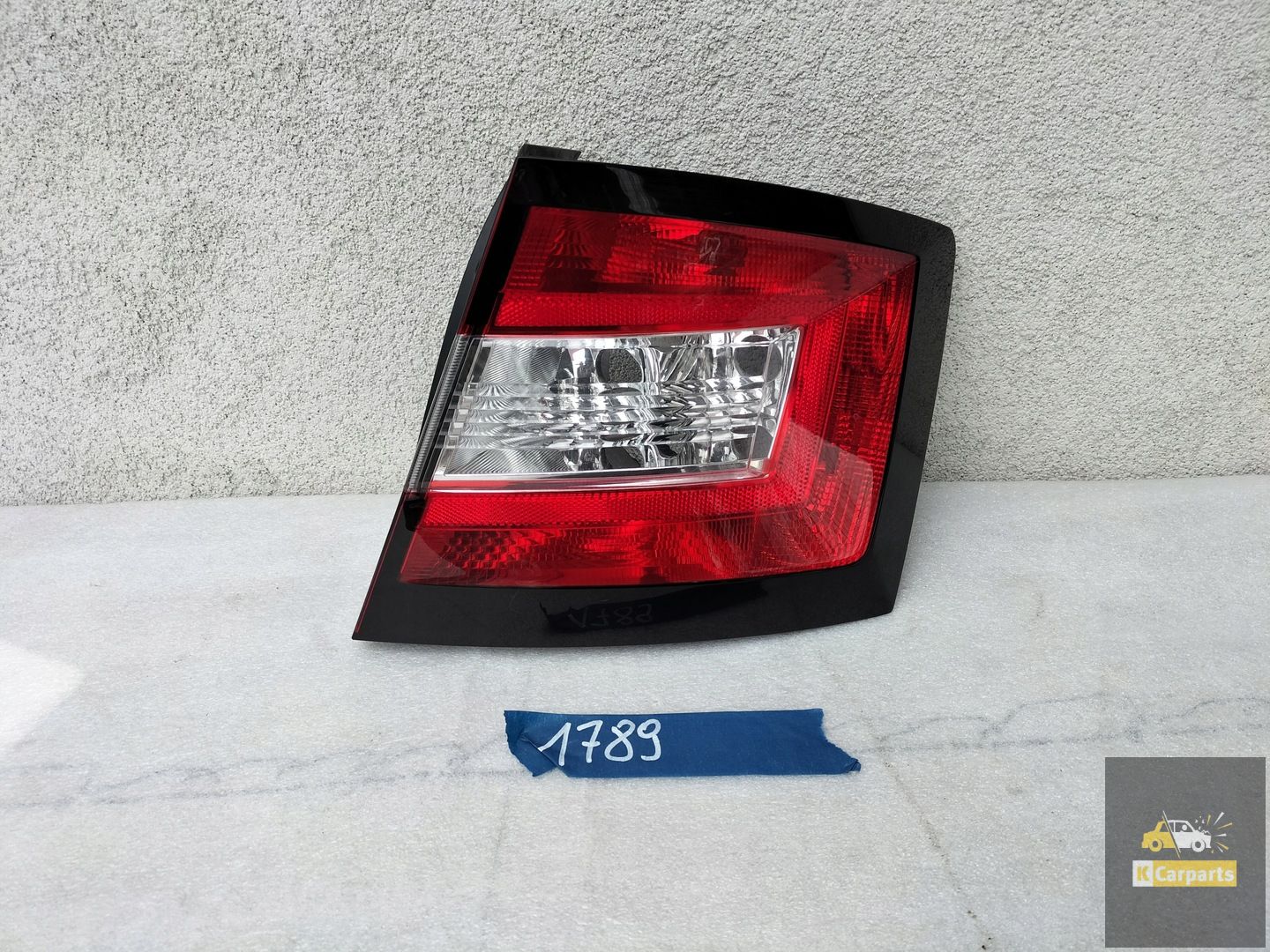 SKODA FABIA III 6V HB RIGHT REAR LIGHT