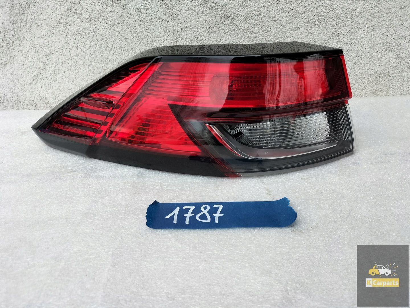 Feu arrière gauche pour Toyota Corolla Cross