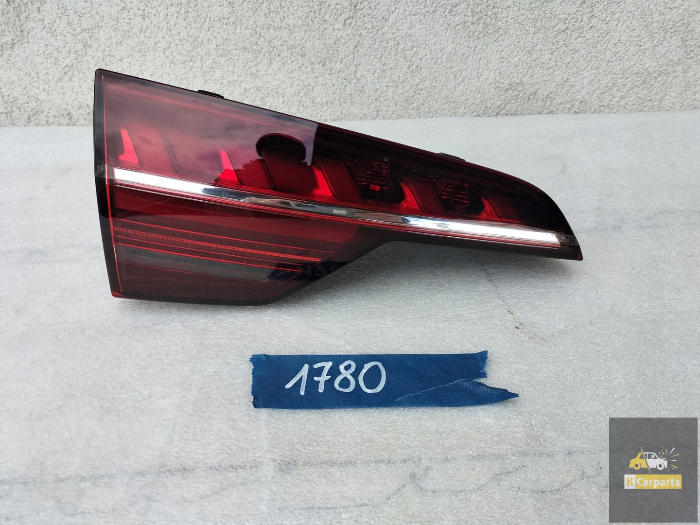 AUDI A4 B9 RÜCKLEUCHTE LINKS 8W