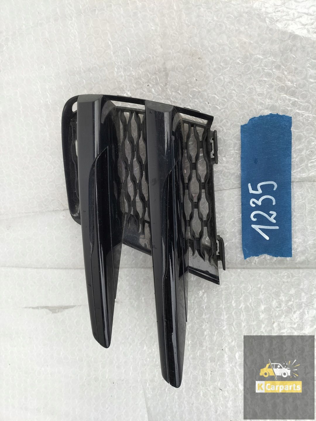 J8A217E853, calandre de pare-chocs droite pour Range Rover Velar