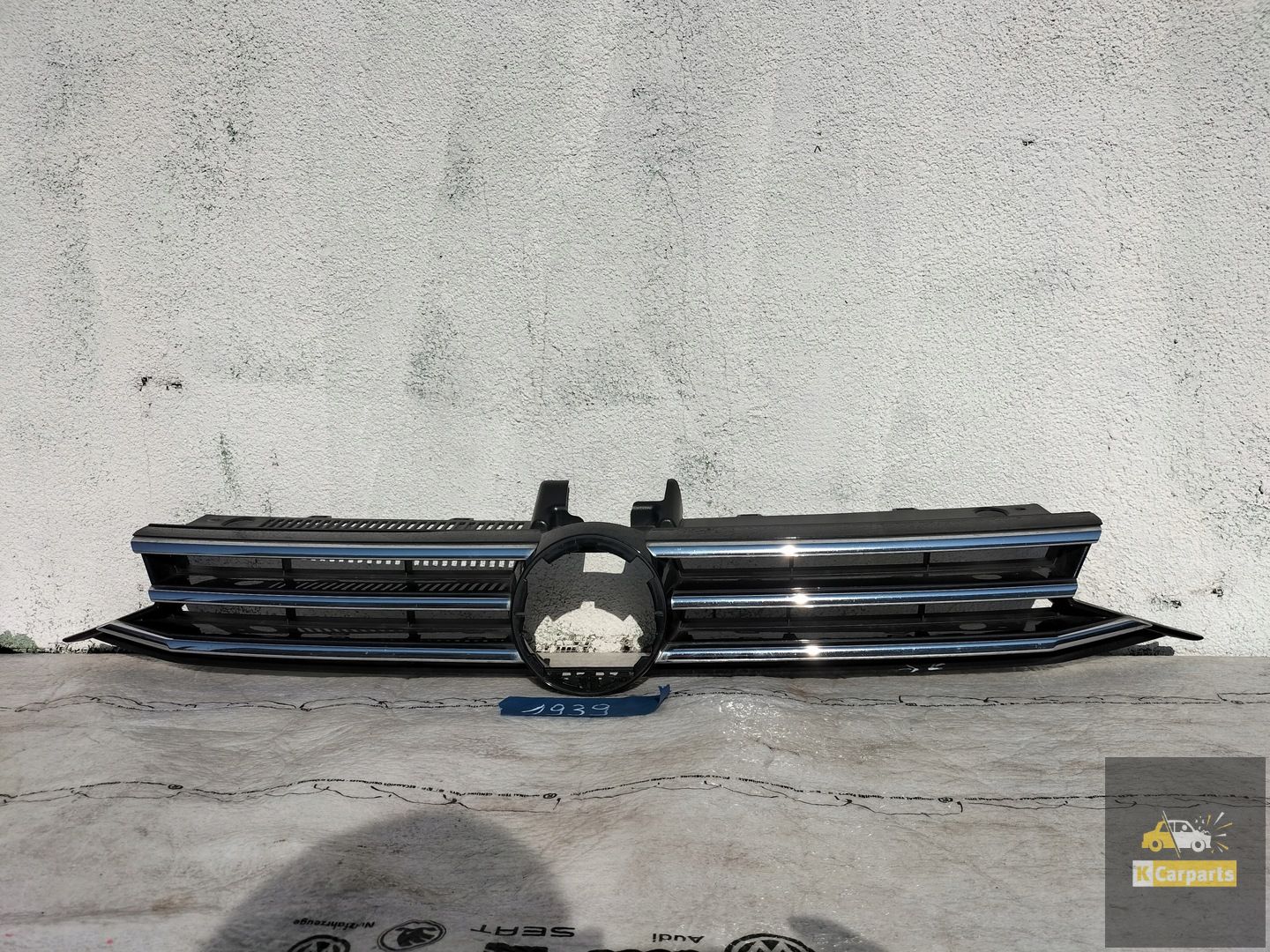 8TA853653B, VW TOURAN II 8TA853653B BUMPERROOSTER