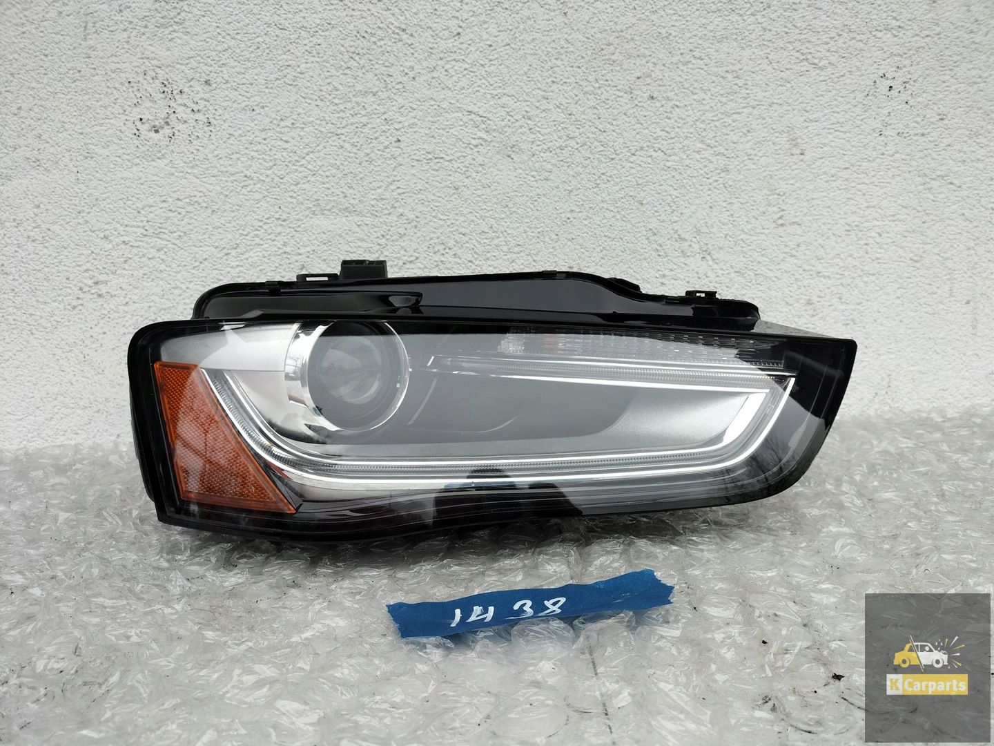 PWY24WNCC, AUDI A4 8K0 LIFT USA XENON UNTWISTED LAMP R