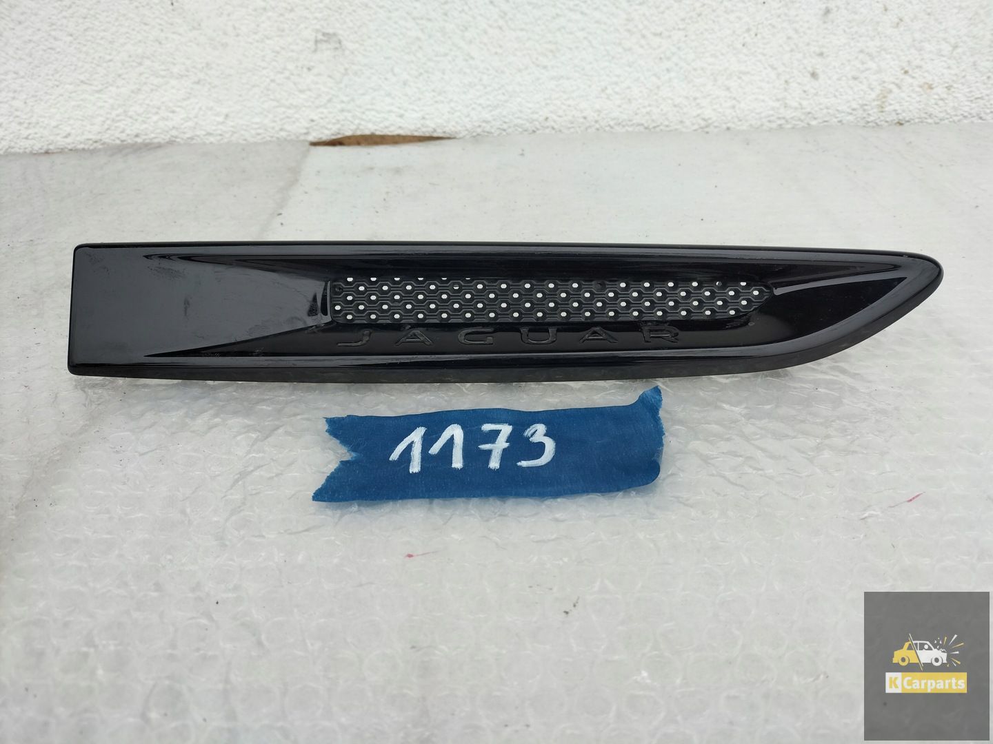GX7M280B10A, JAGUAR XE XF WING TRIM BLACK