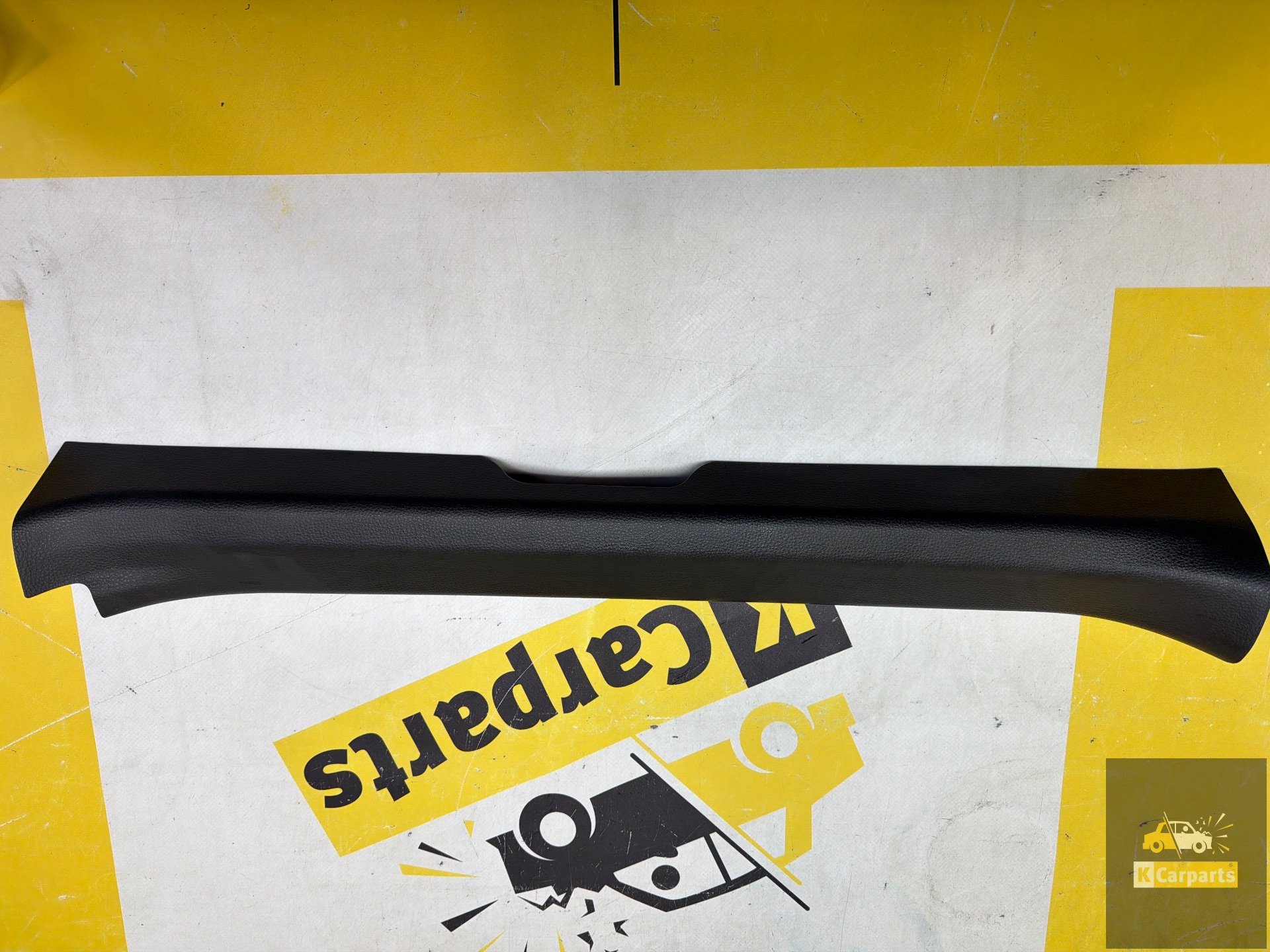 Toyota Aygo X dorpelbekleding voorzijde 679130H010